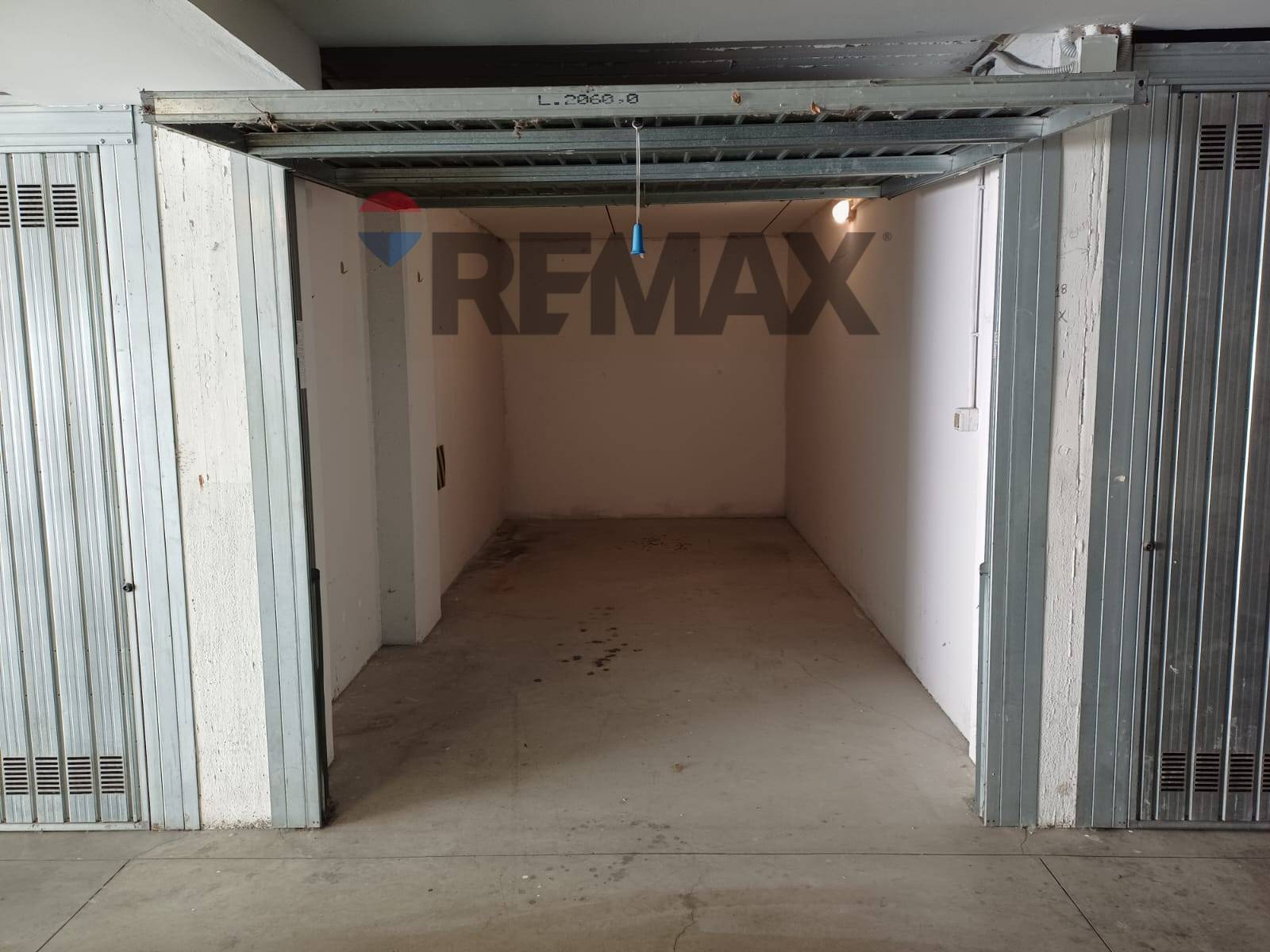 Garage/Box in vendita a Settimo Milanese, Seguro