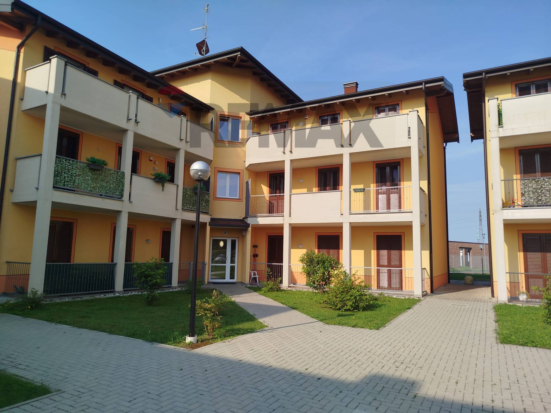 Appartamento in affitto a Vellezzo Bellini