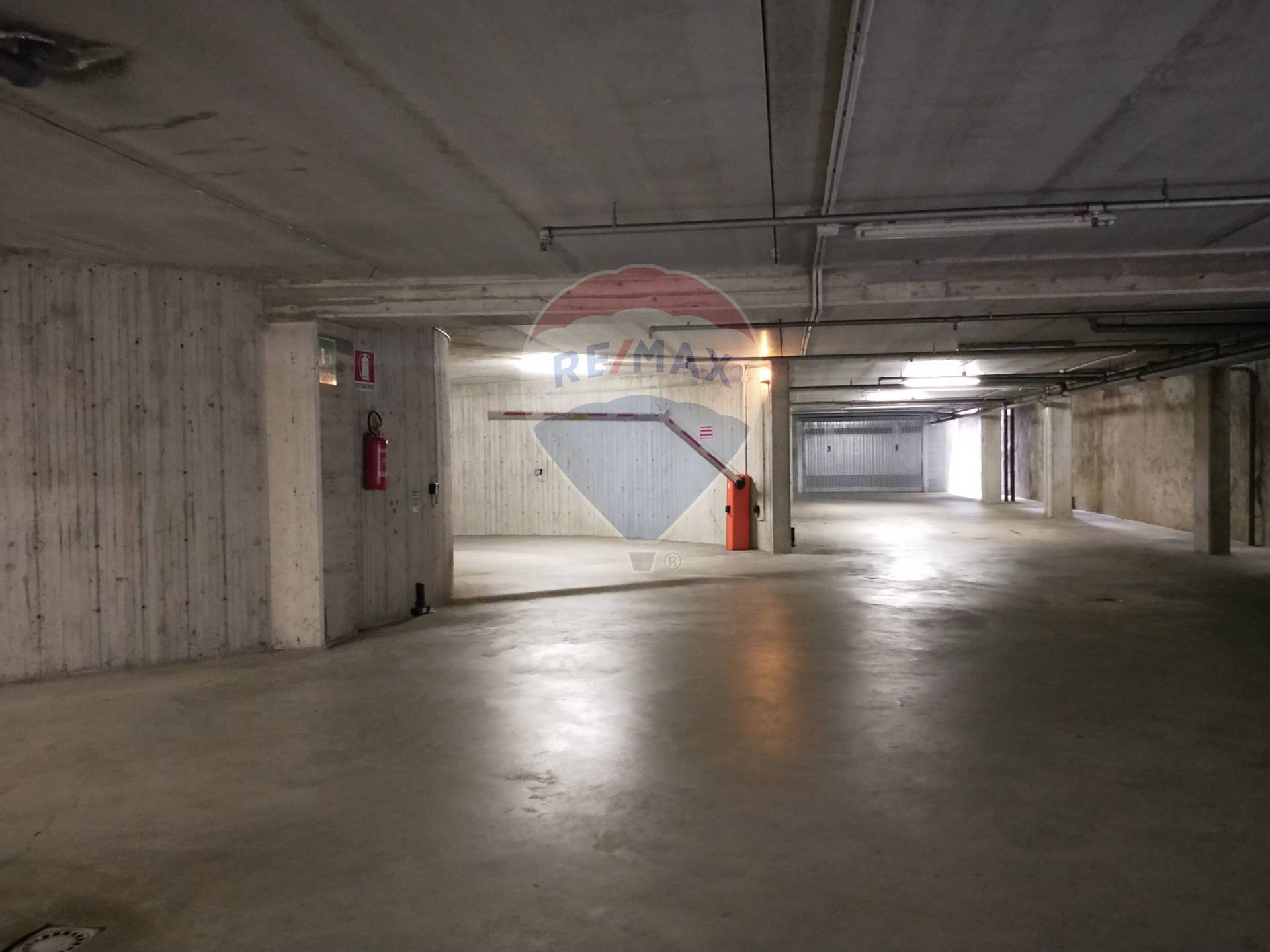 Ufficio in vendita a Gallarate, Cedrate