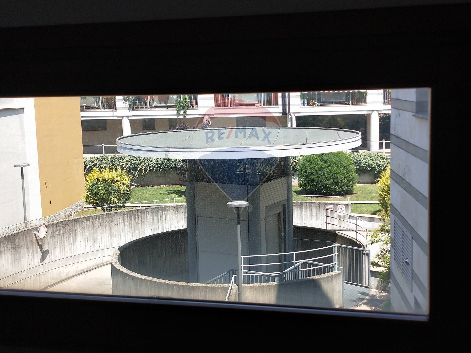 Ufficio in vendita a Gallarate, Cedrate