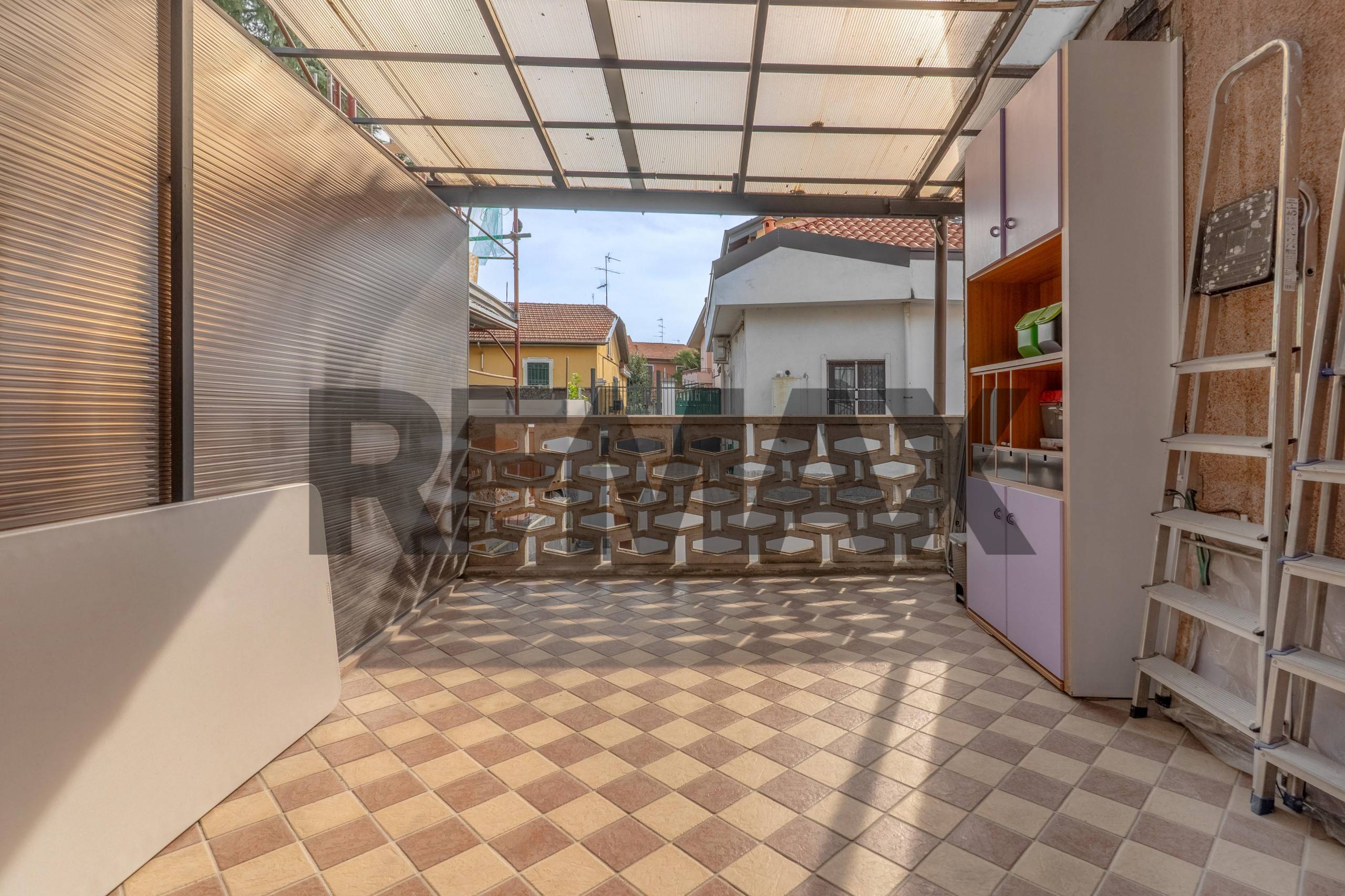 Casa Semindipendente in vendita a Rho, Zona Centro