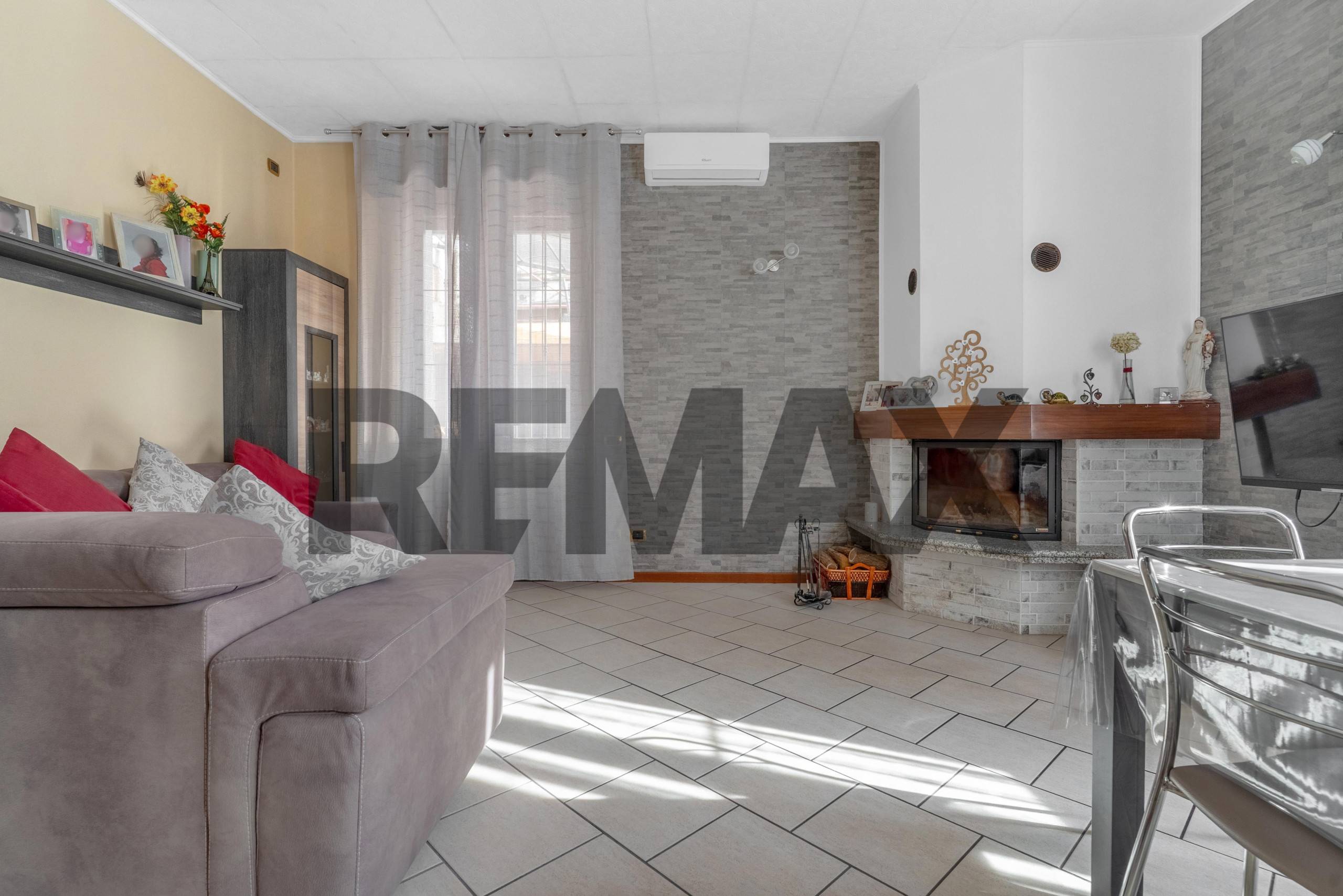 Casa Semindipendente in vendita a Rho, Zona Centro