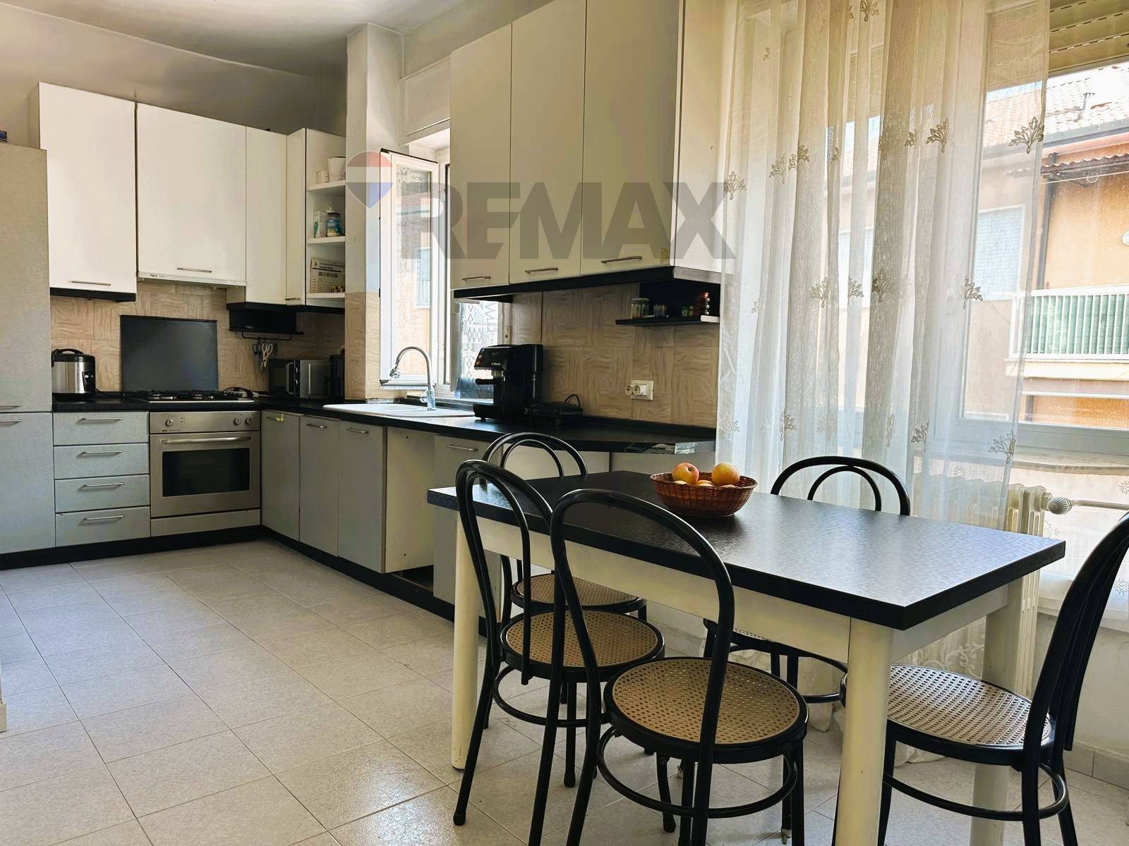 Appartamento in vendita a Usmate Velate