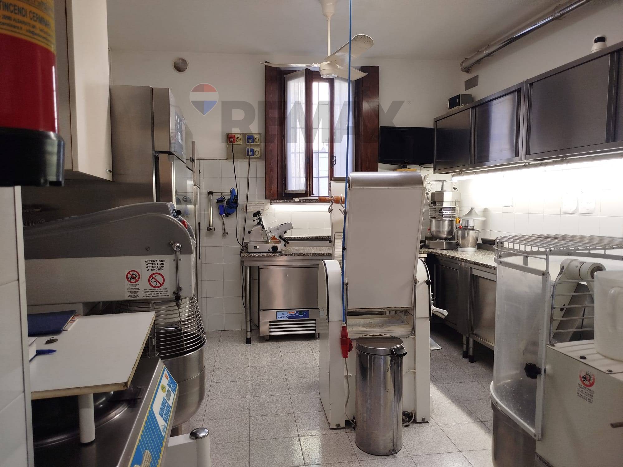 Attivit Commerciale in vendita a Abbiategrasso