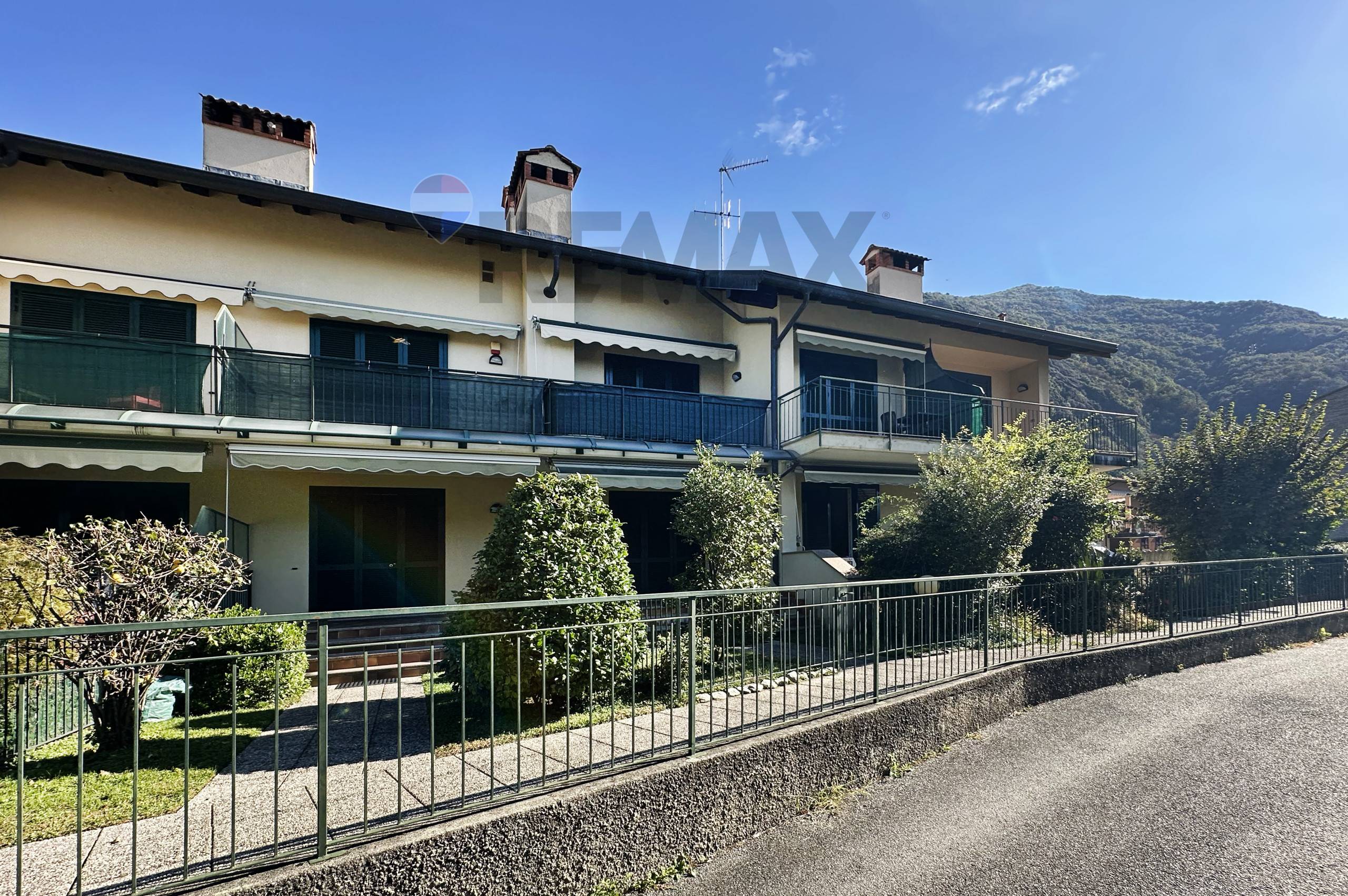 Villa a schiera in vendita a Dervio