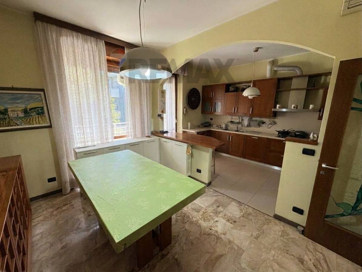 Appartamento in vendita a Rho, Zona San Carlo