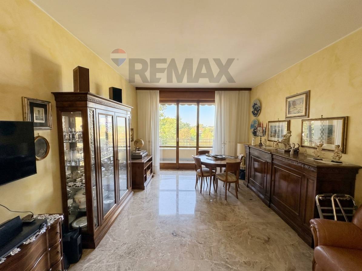 Appartamento in vendita a Rho, Zona San Carlo