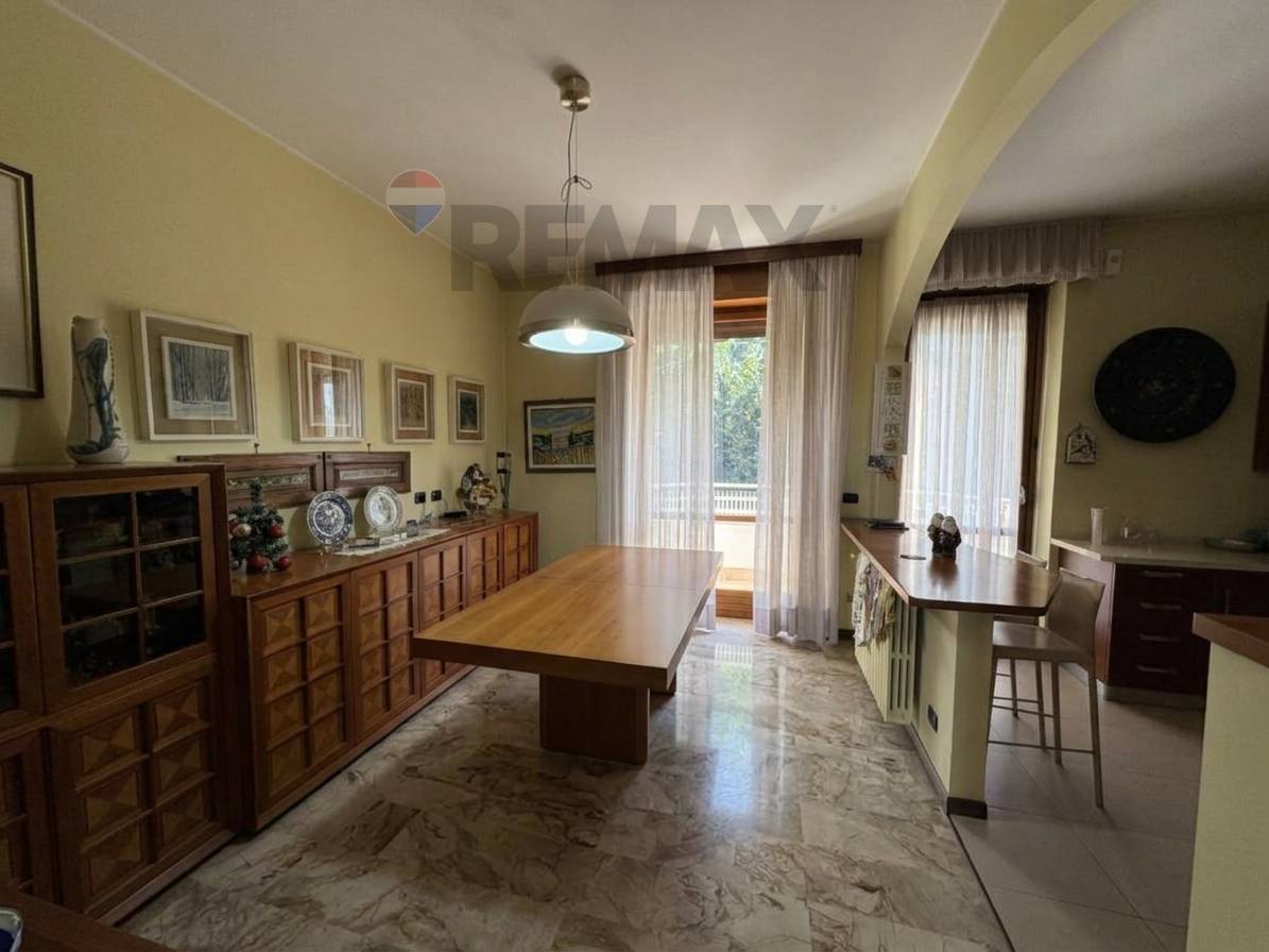 Appartamento in vendita a Rho, Zona San Carlo