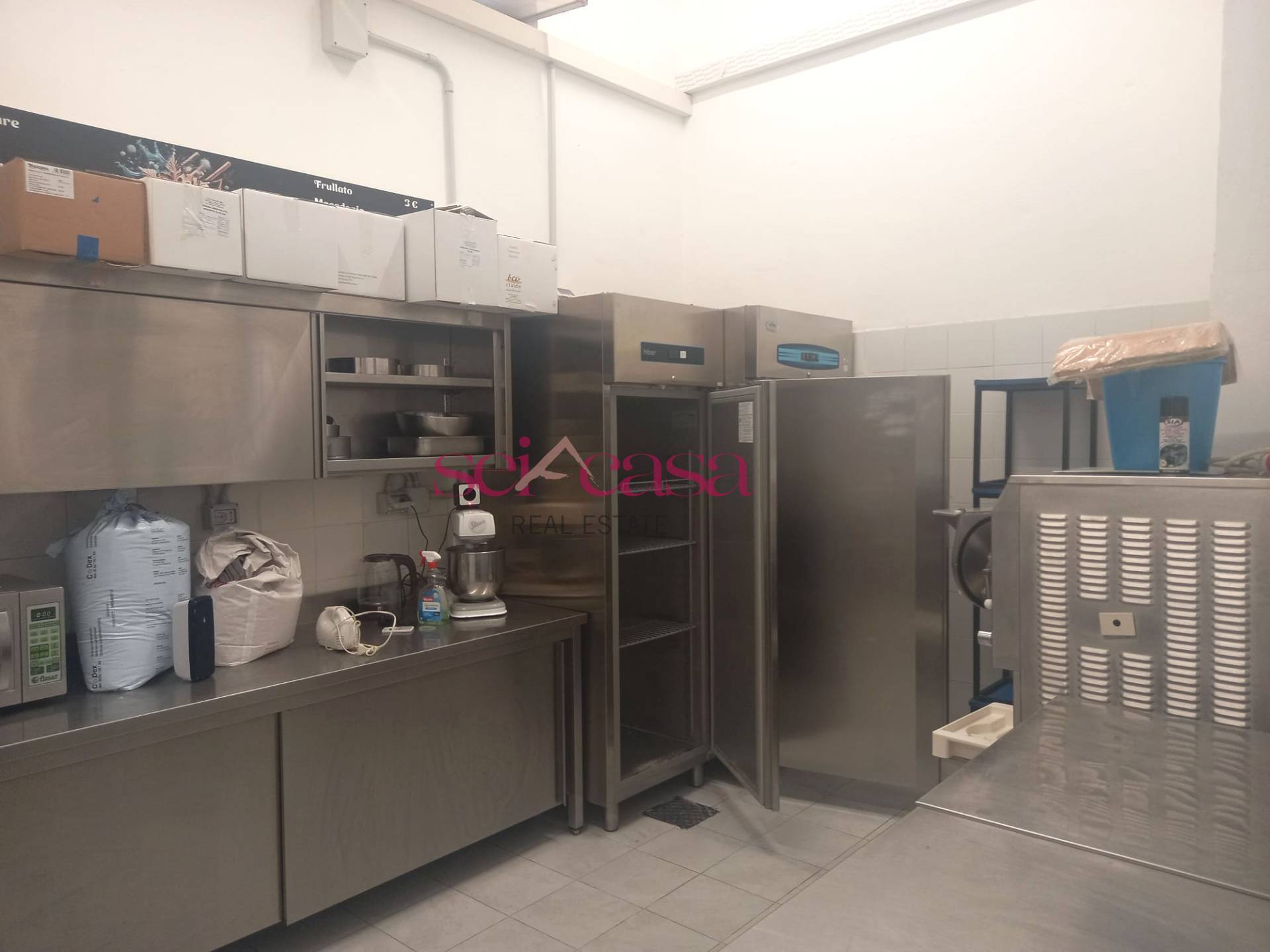 Locale commerciale in affitto a Grosseto, Citt