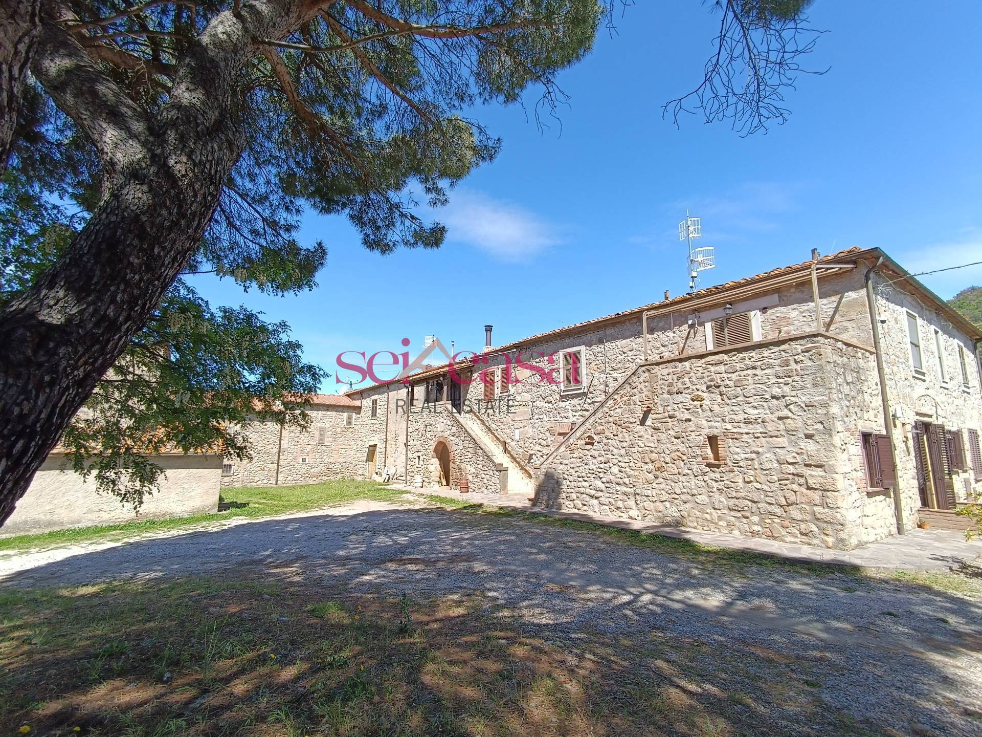 Porzione di Casale in vendita a Roccastrada