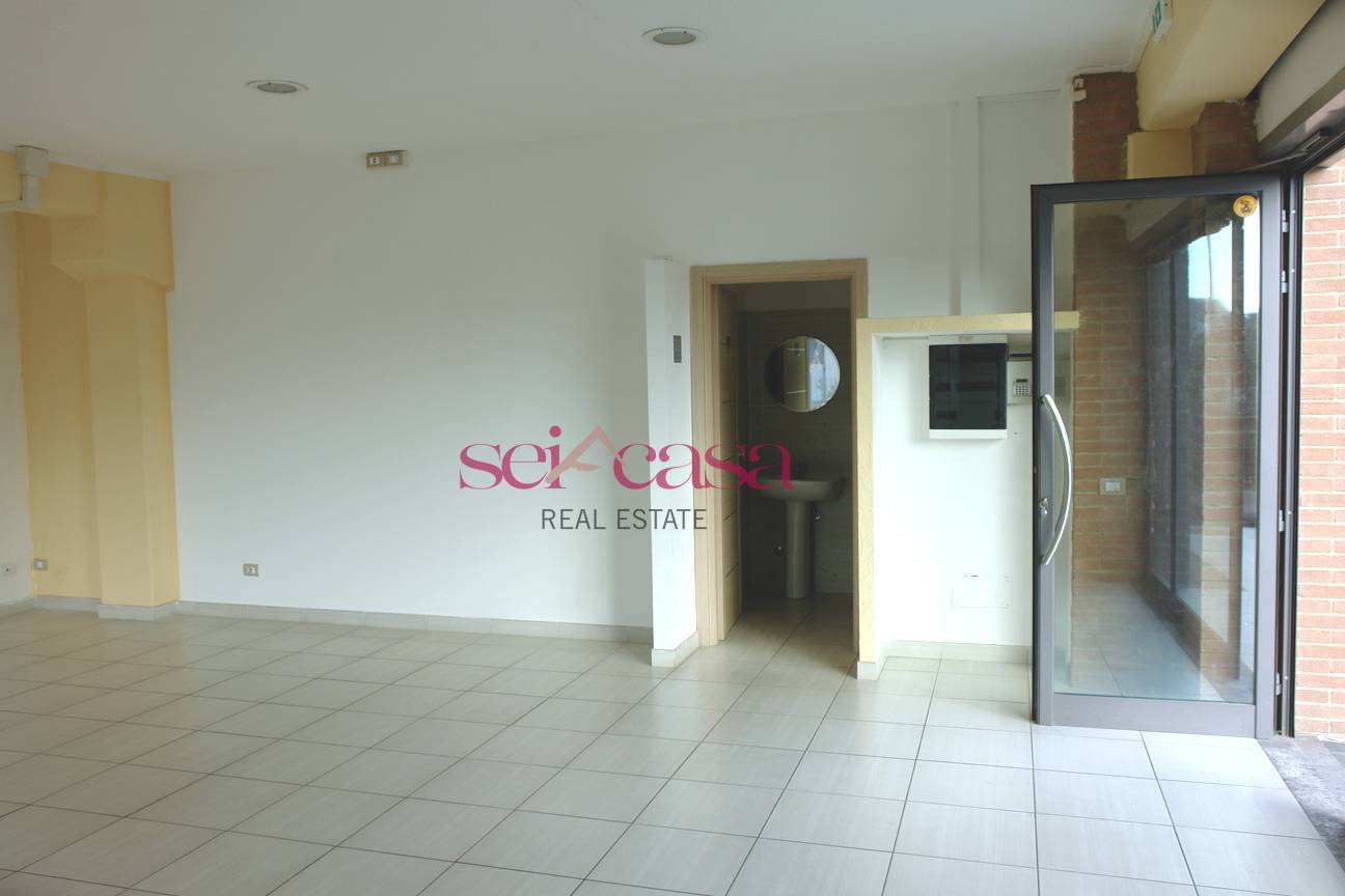 Locale commerciale in vendita a Grosseto, Citt