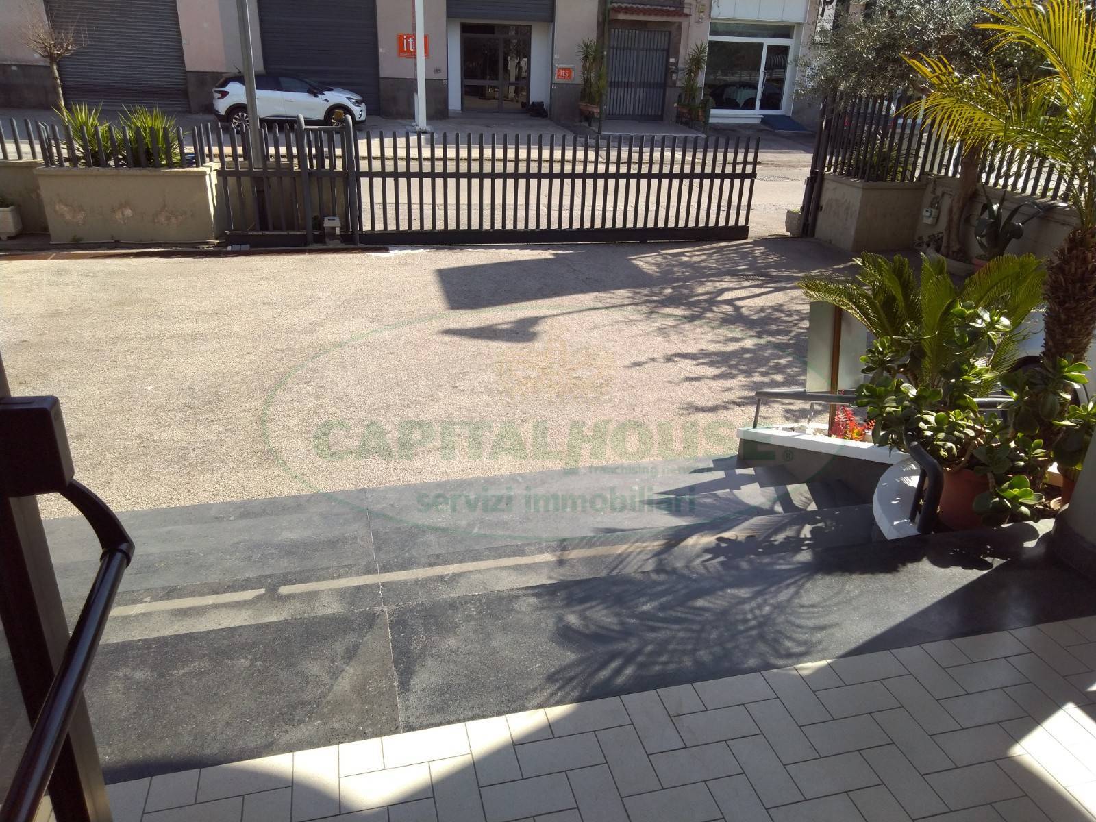 Attivit commerciale in affitto a Nola