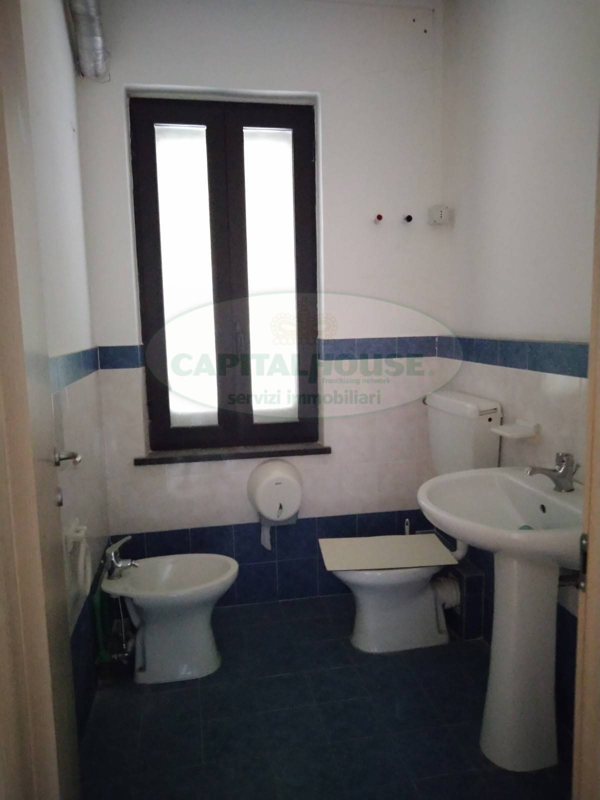 Attivit commerciale in affitto a Nola