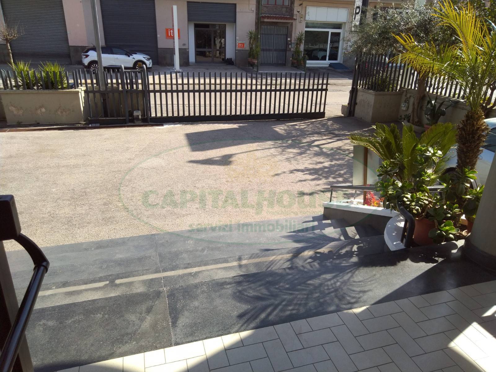 Attivit commerciale in affitto a Nola