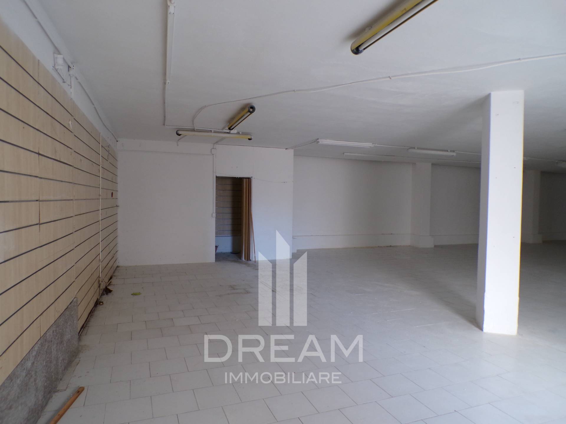 Locale commerciale in vendita a Quartu Sant'Elena