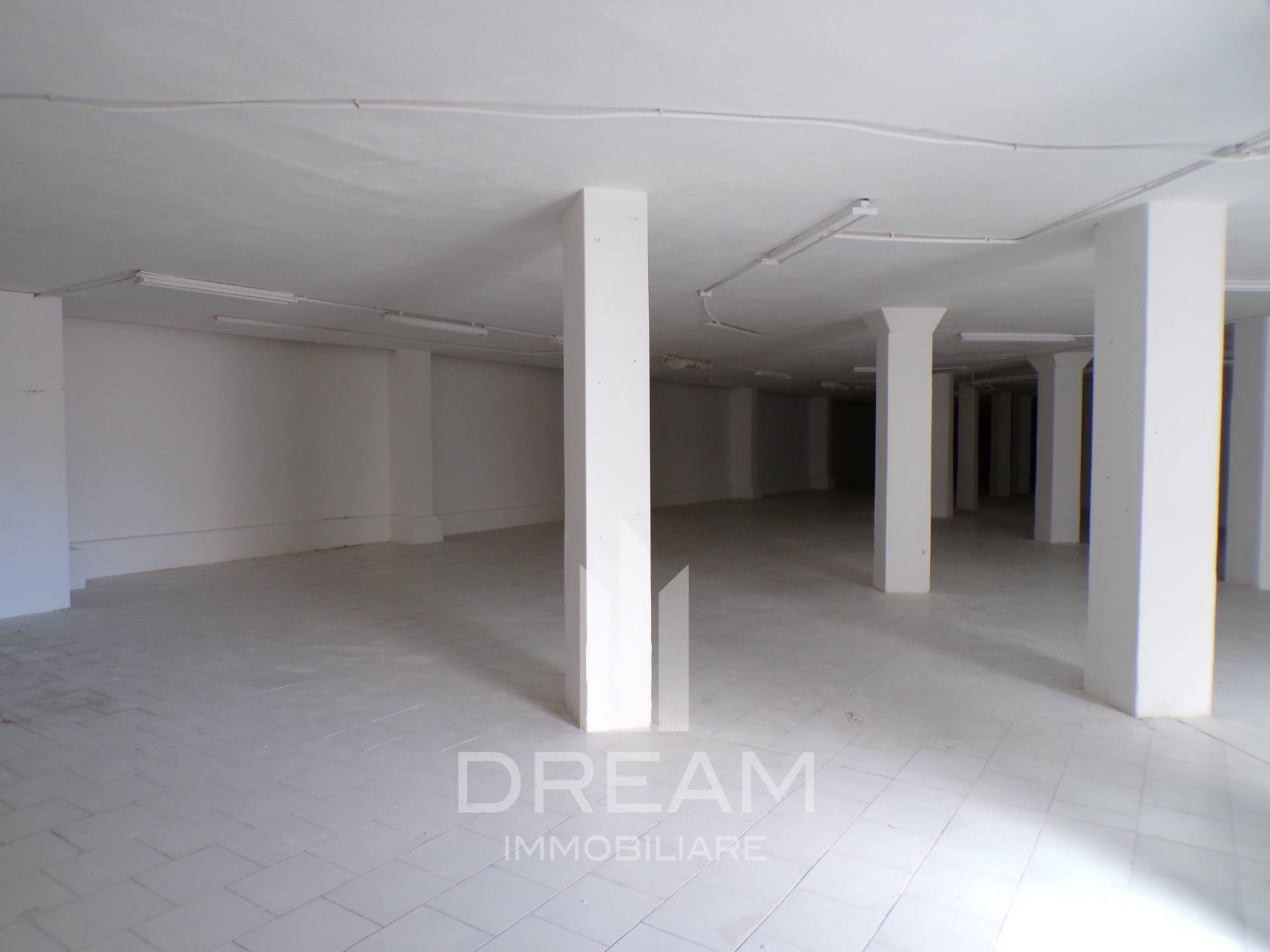 Locale commerciale in vendita a Quartu Sant'Elena