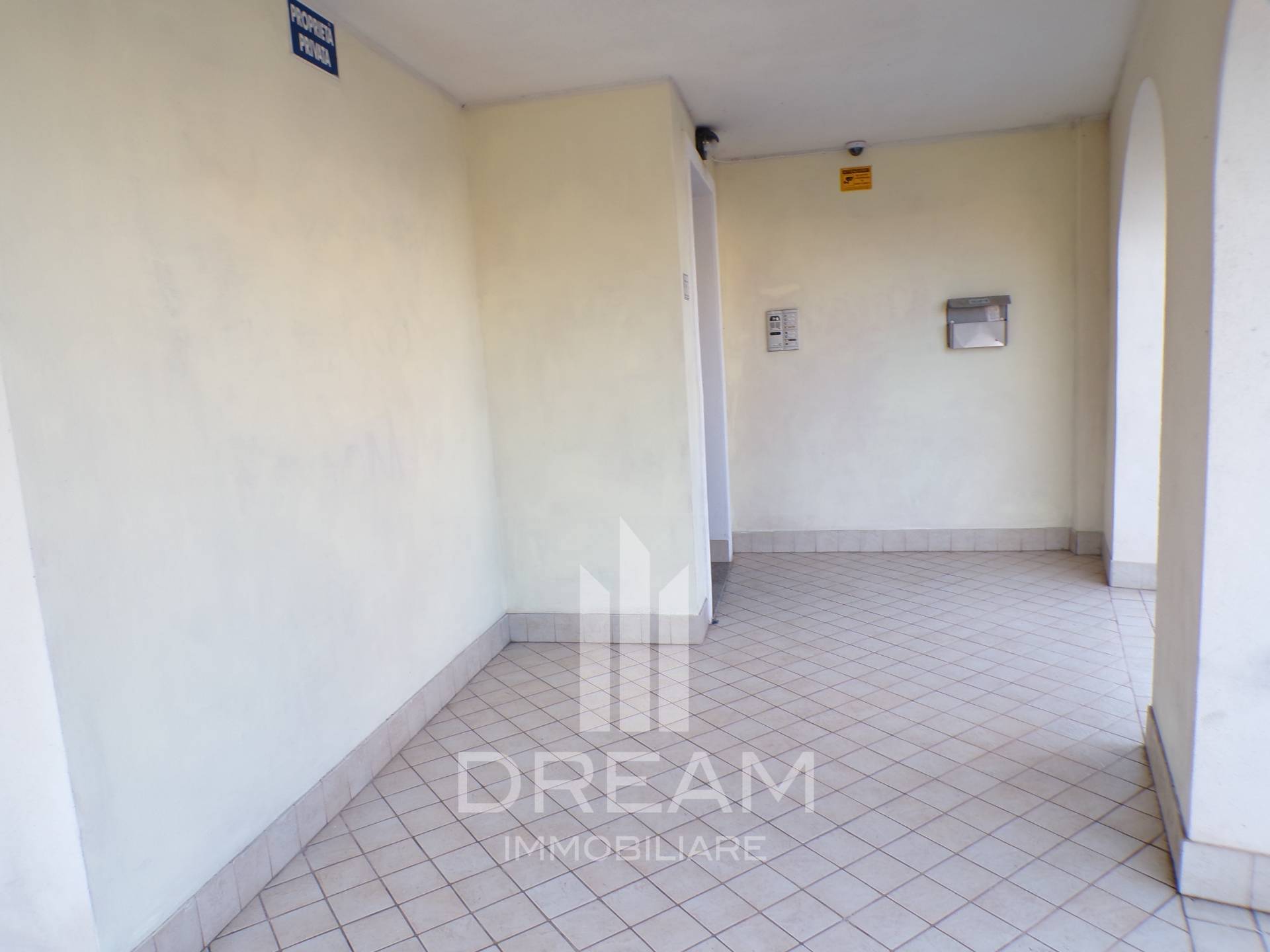 Locale commerciale in affitto a Quartu Sant'Elena