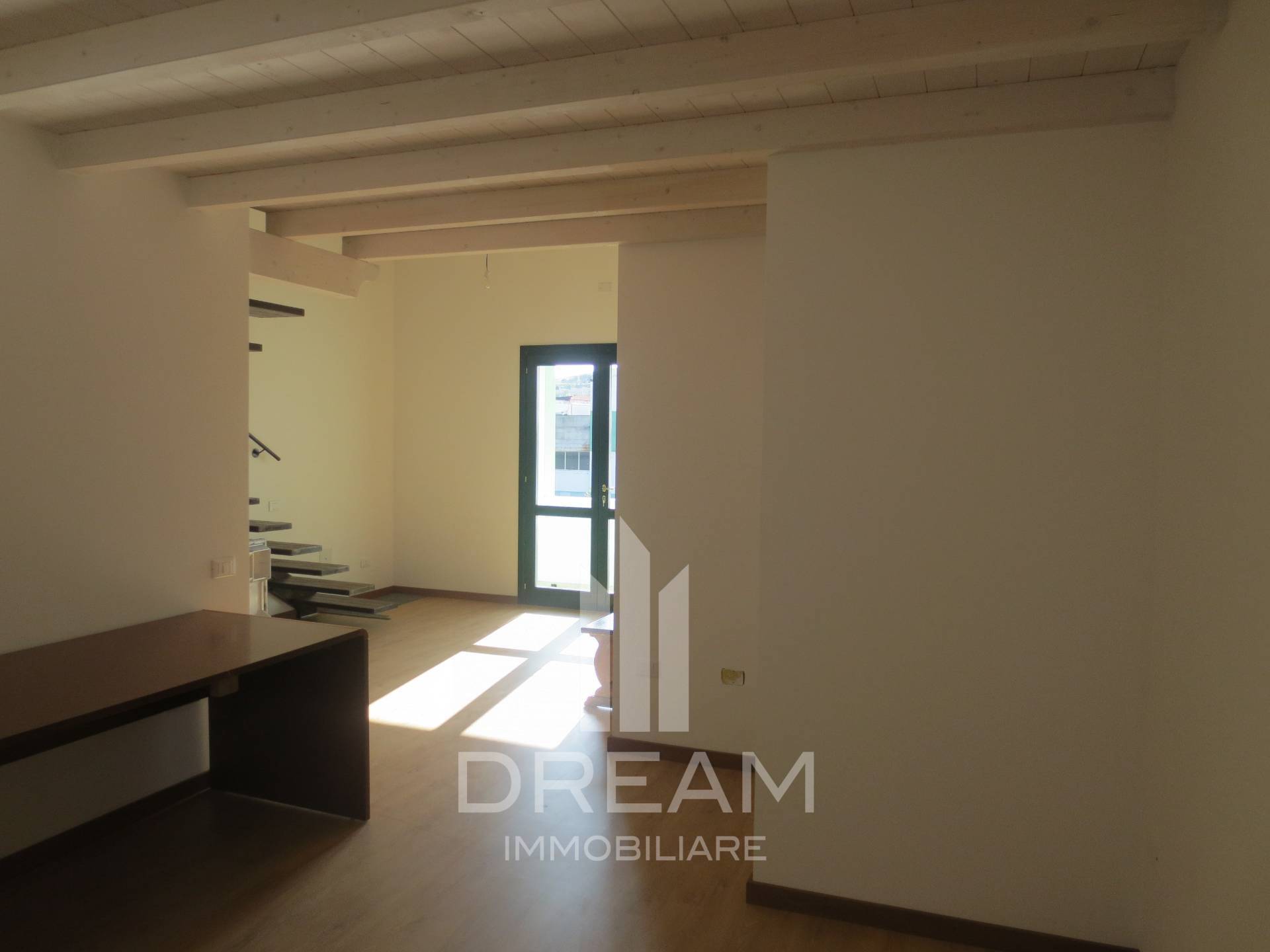 Locale artigianale in vendita a Quartucciu