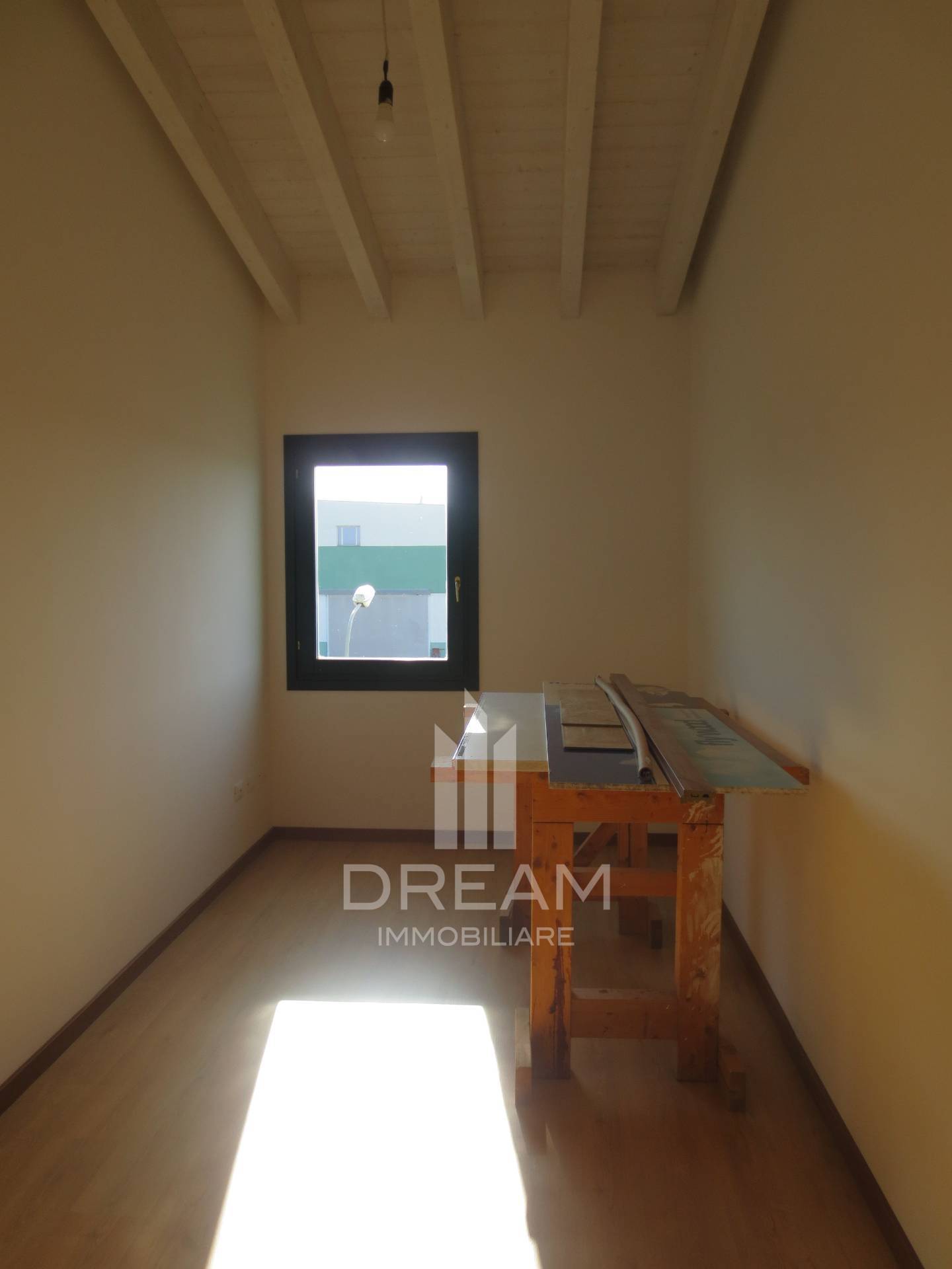 Locale artigianale in vendita a Quartucciu