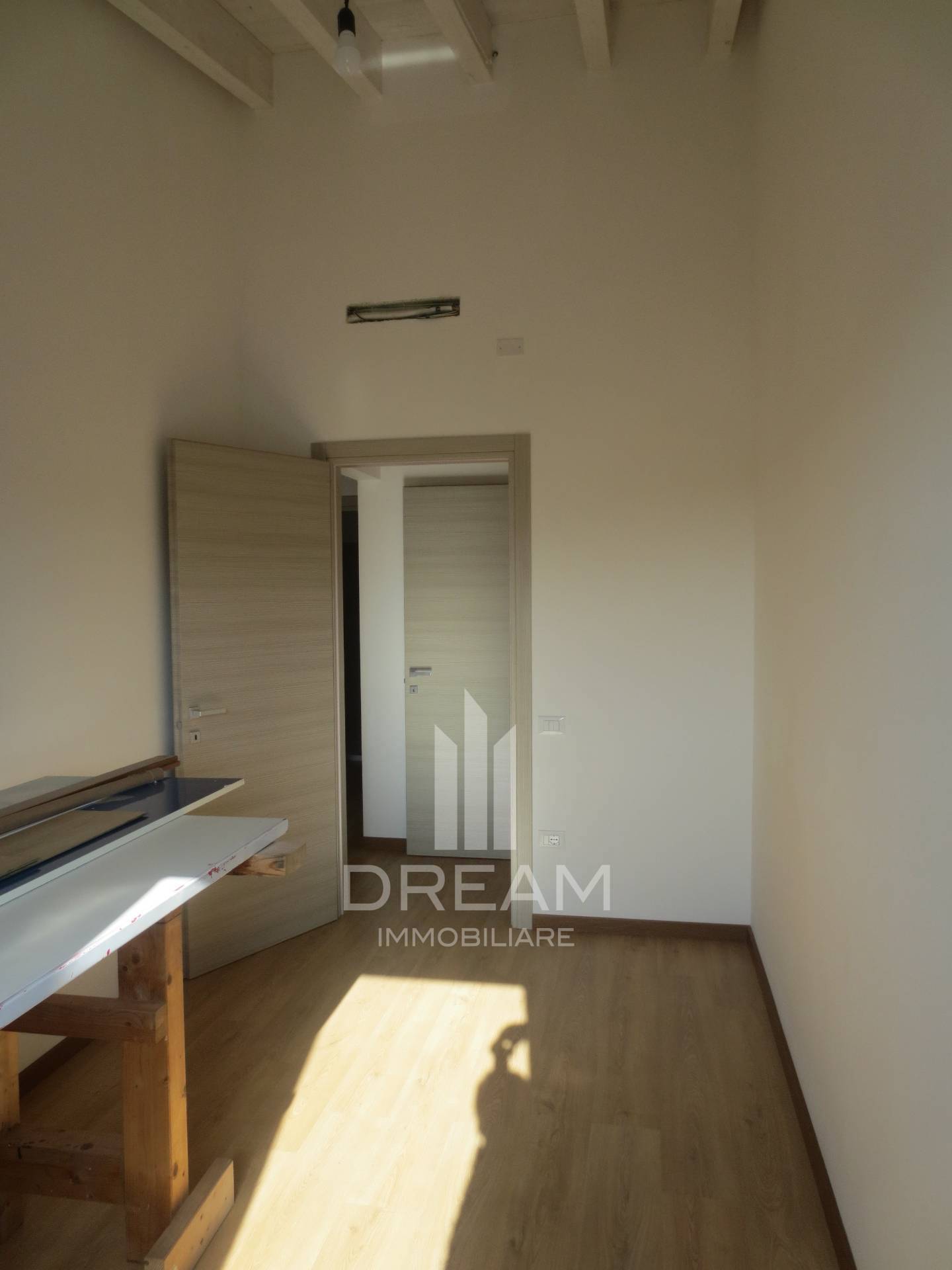 Locale artigianale in vendita a Quartucciu