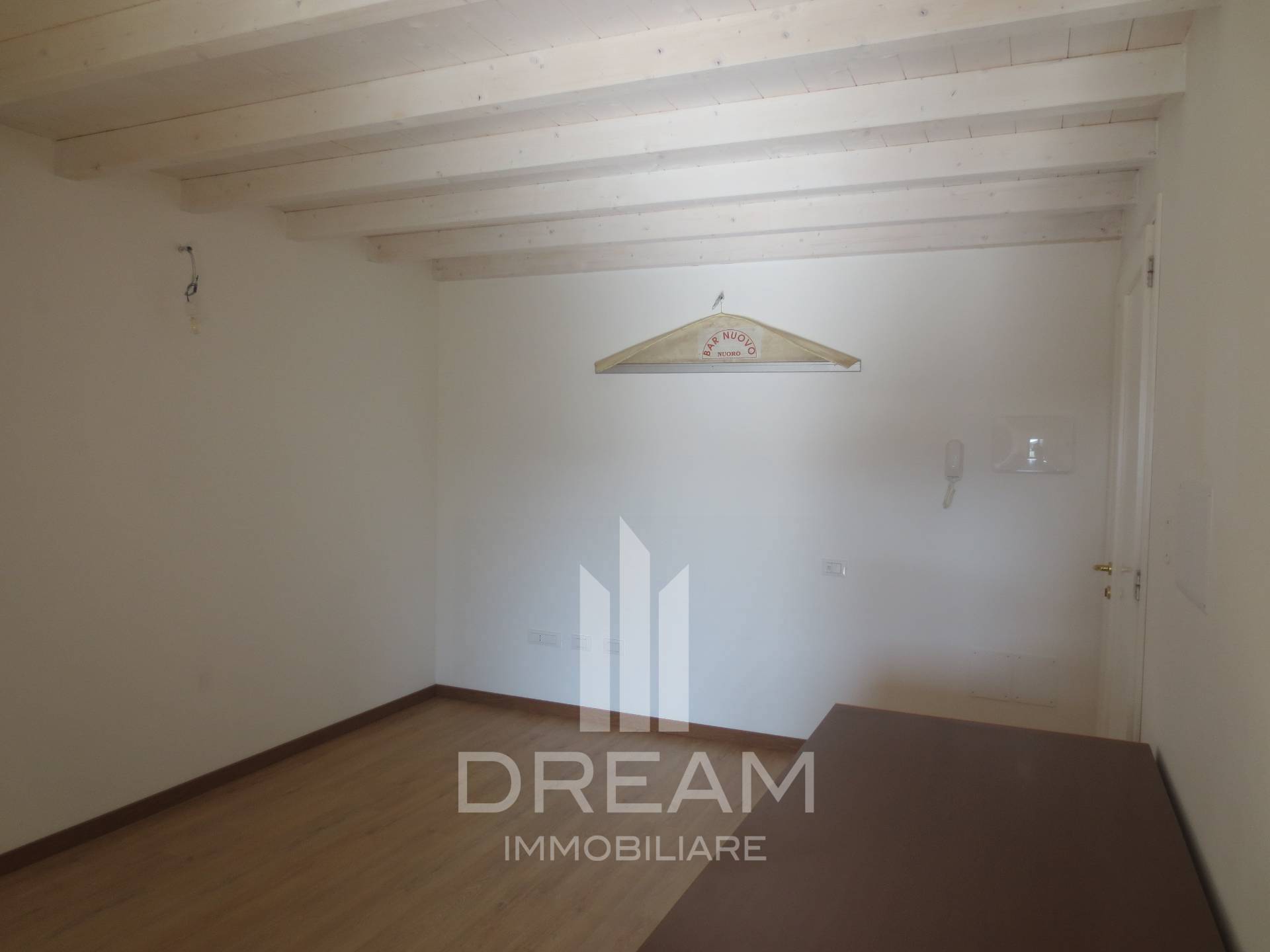 Locale artigianale in vendita a Quartucciu