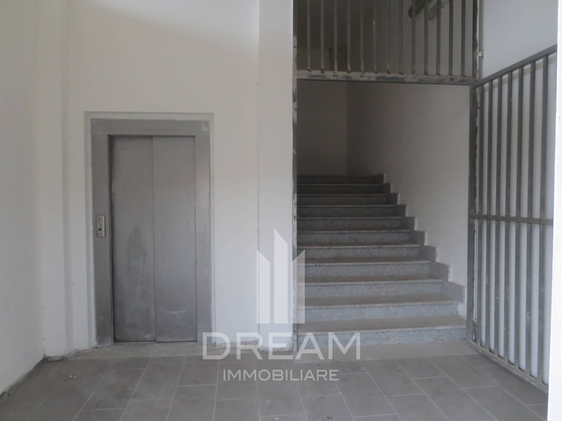 Locale commerciale in vendita a Quartu Sant'Elena, Quartello