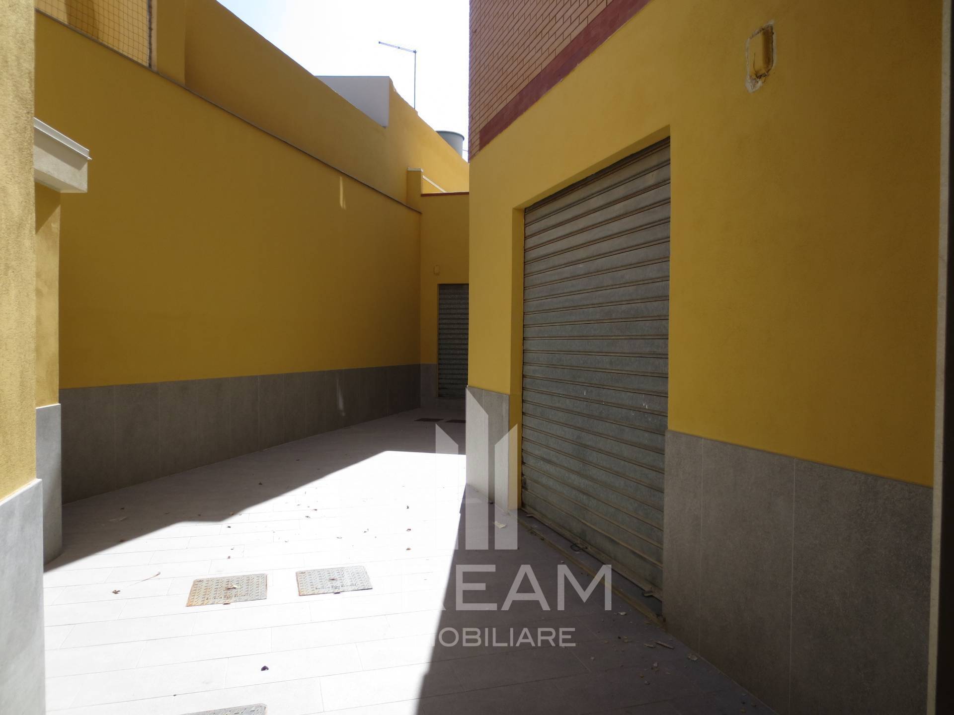 Locale commerciale in affitto a Quartu Sant'Elena