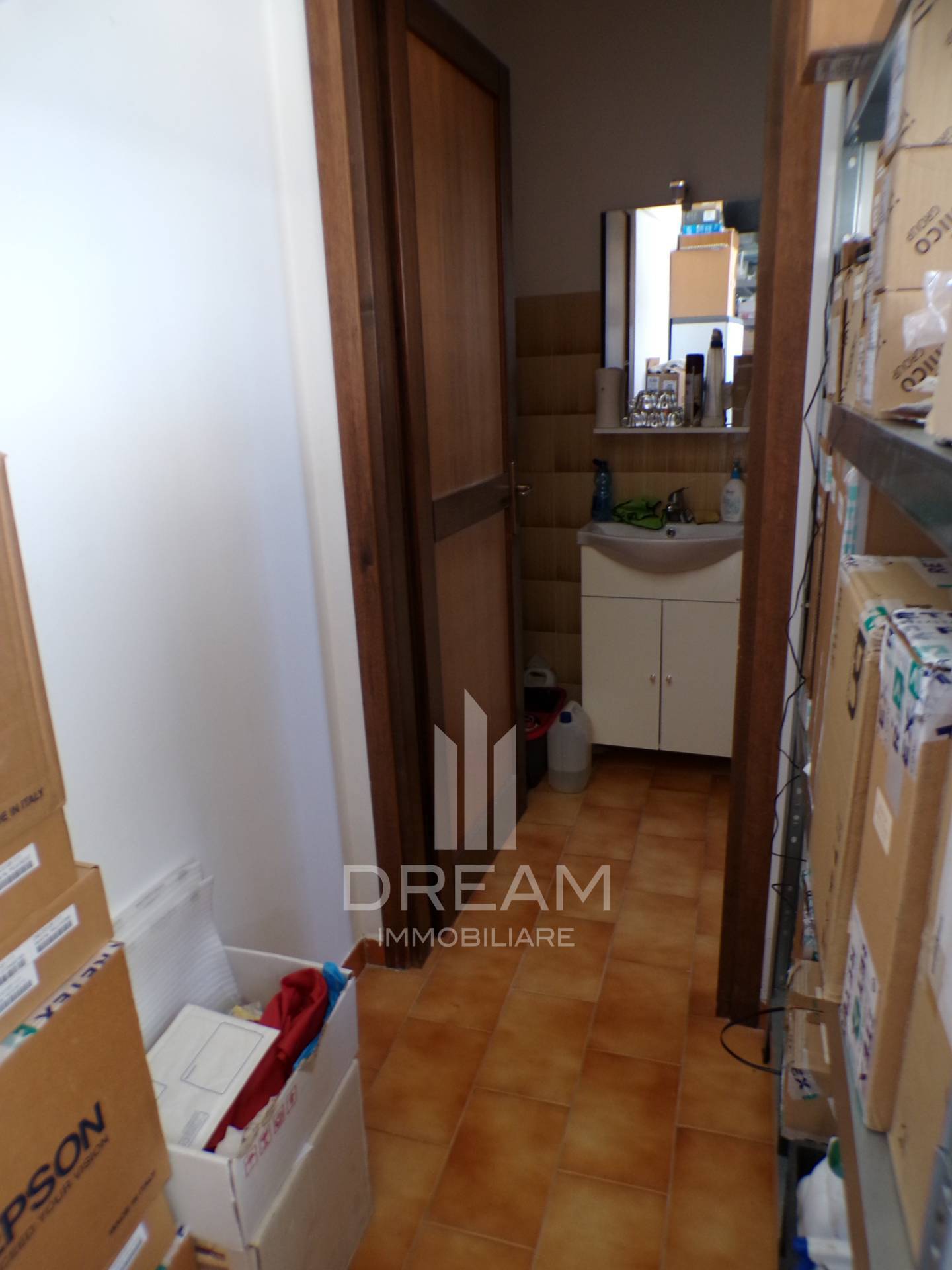 Locale commerciale in vendita a Quartu Sant'Elena