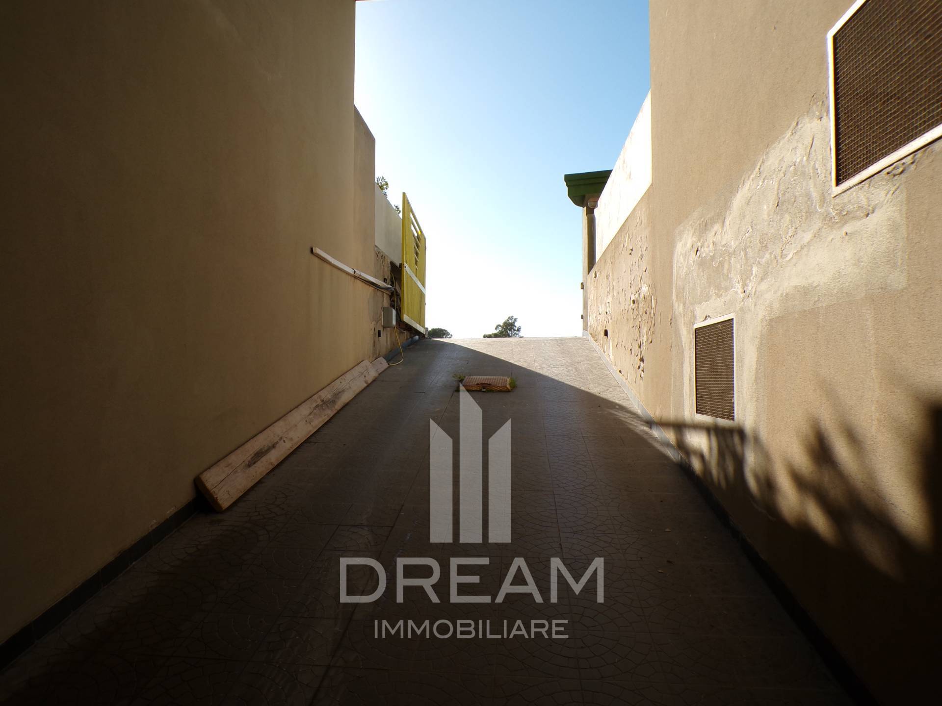 Box / Posto auto in vendita a Cagliari, Is Mirrionis