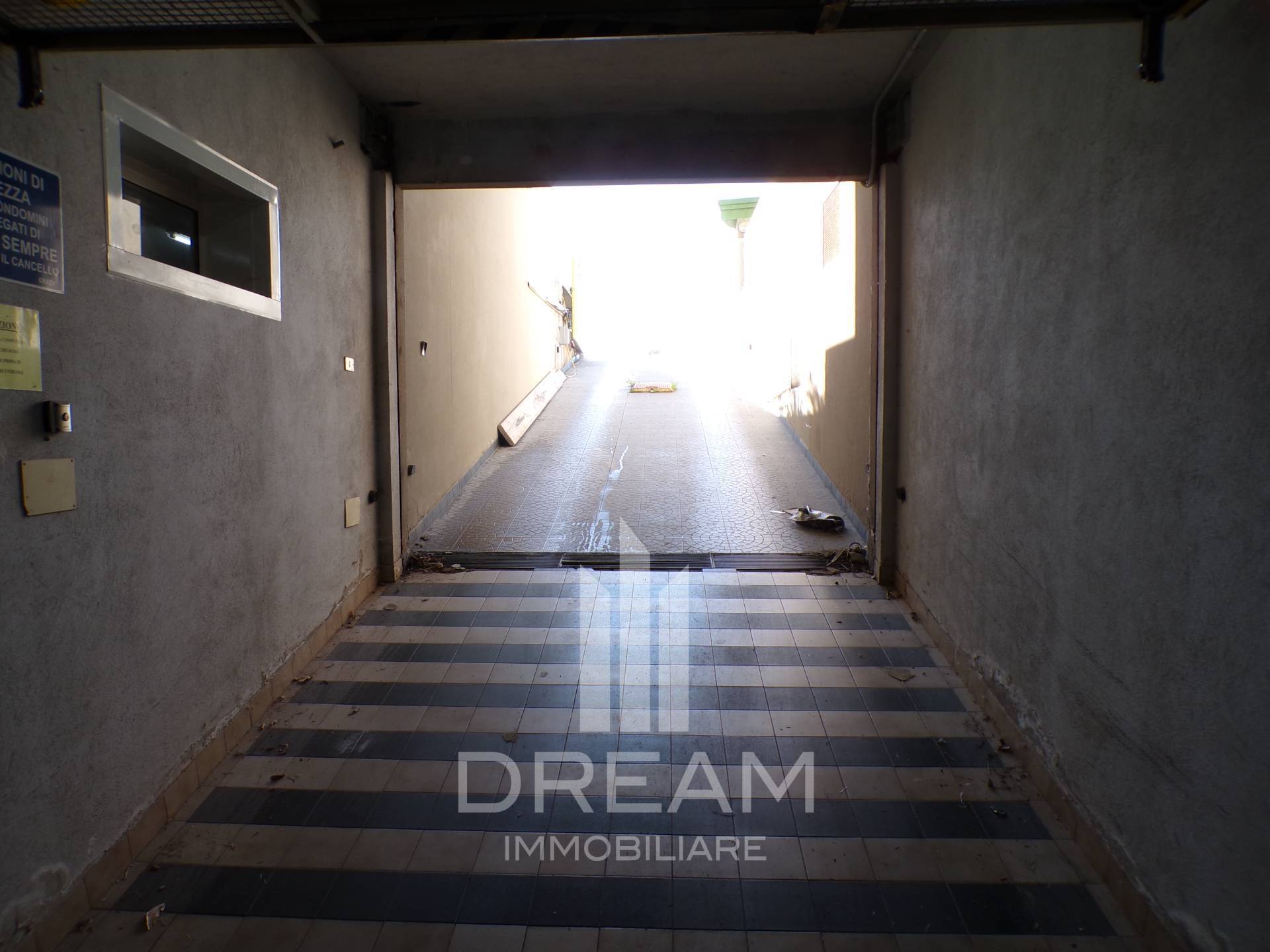 Box / Posto auto in vendita a Cagliari, Is Mirrionis