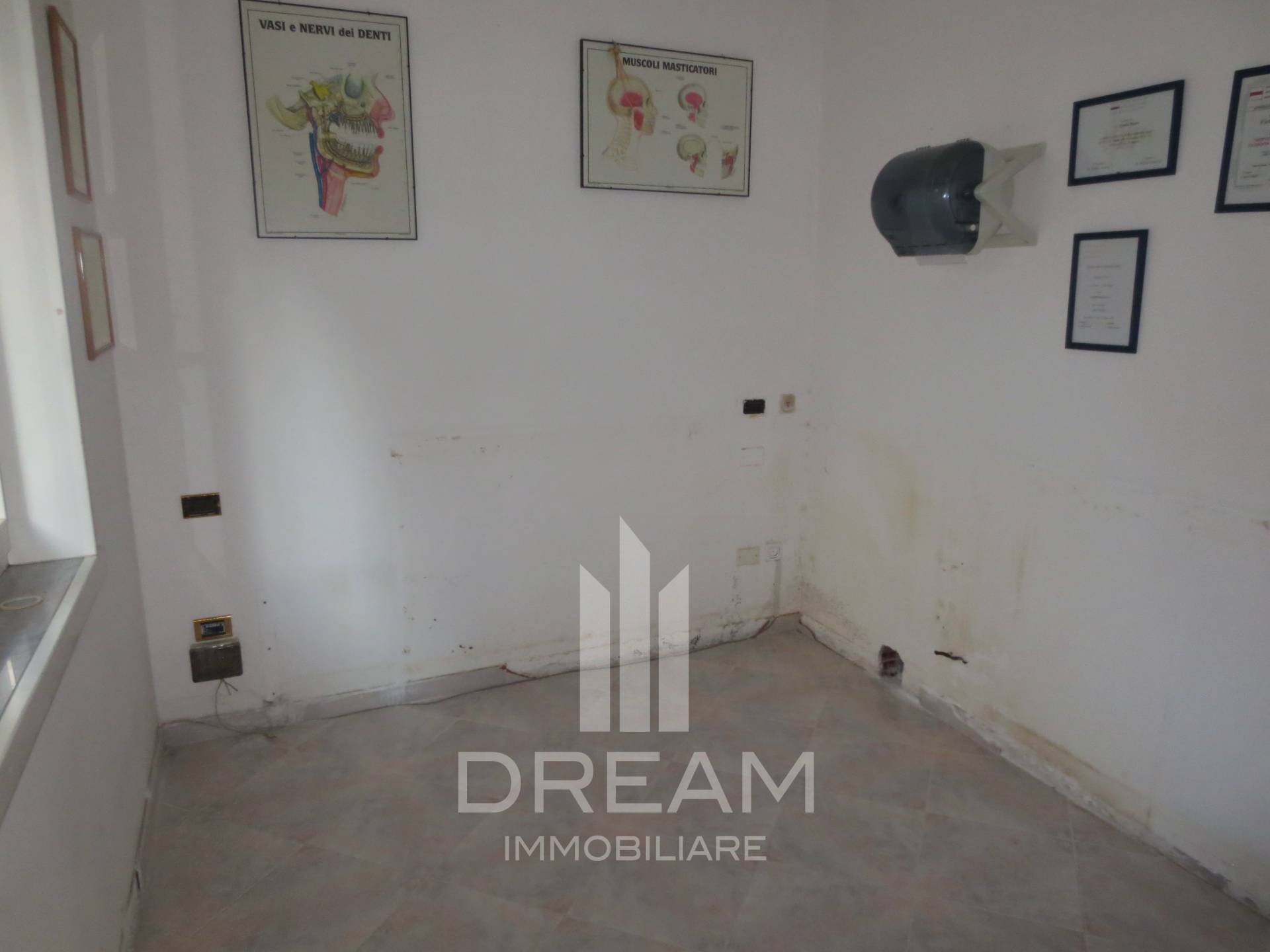 Studio/Ufficio in vendita a Cagliari, Amsicora - Monte Mixi