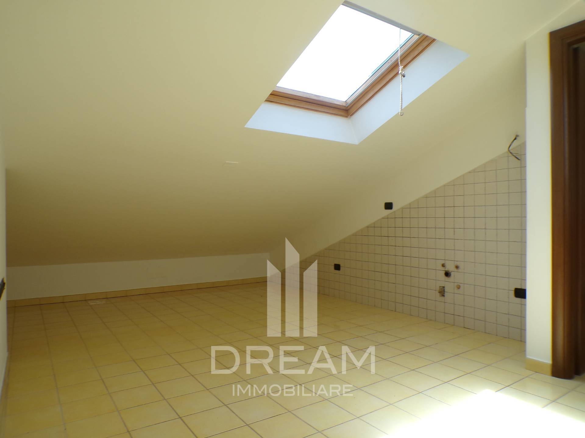 Mansarda in affitto a Quartu Sant'Elena, Quartello