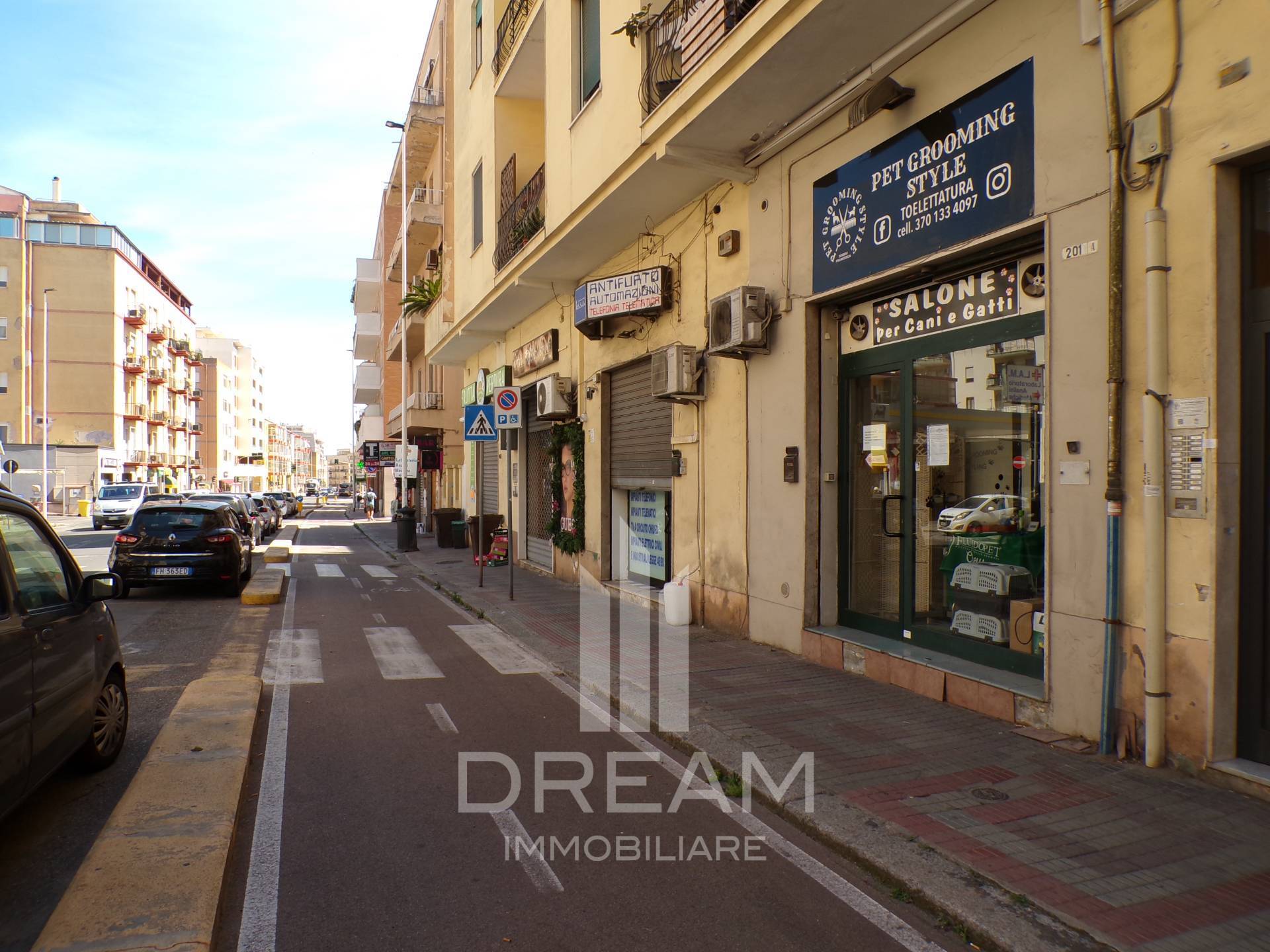 Locale commerciale in vendita a Cagliari, Bonaria