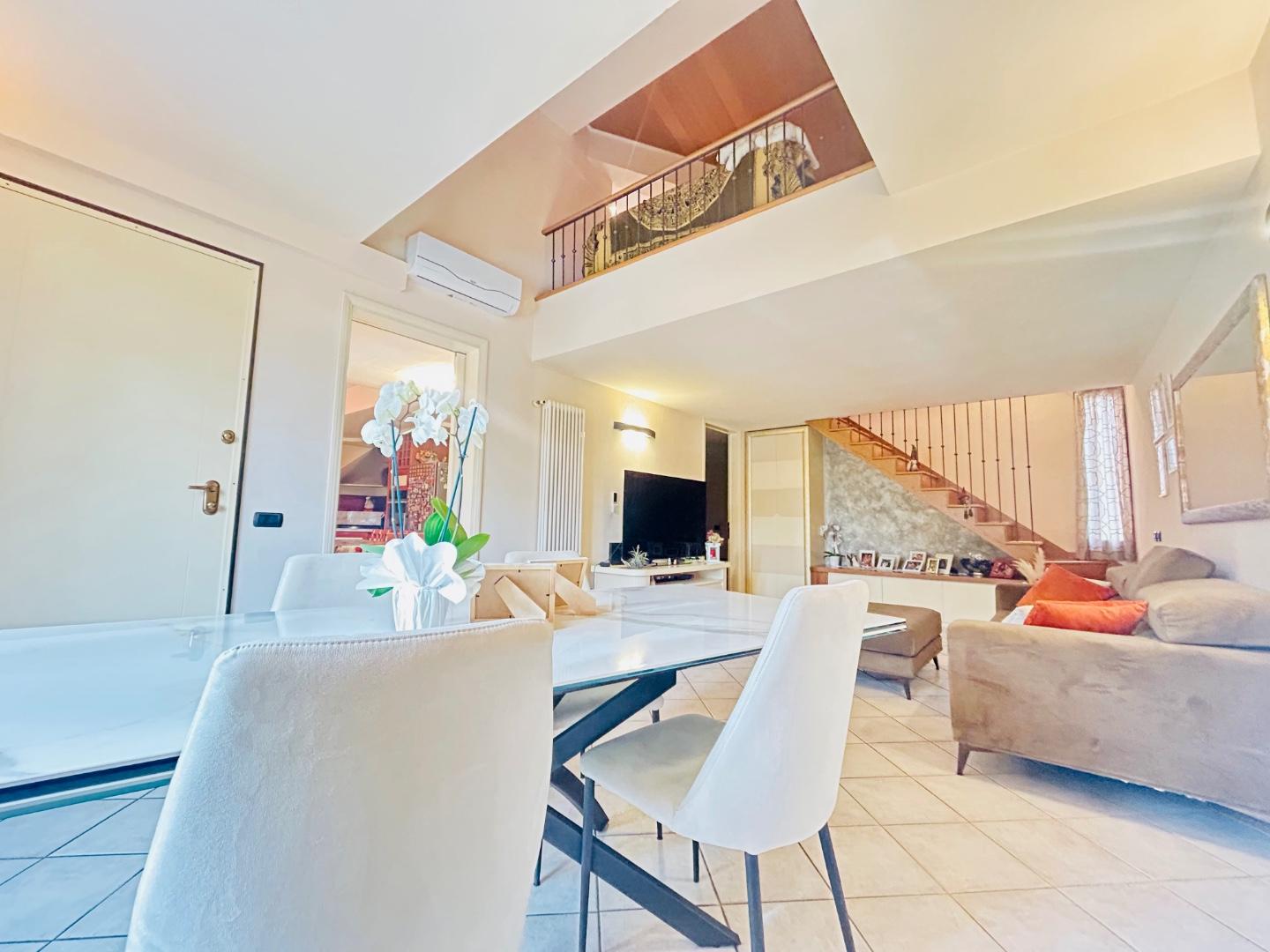 Appartamento con terrazzo, San Miniato basso