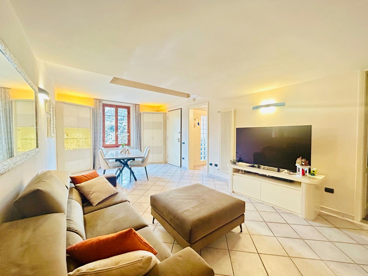 Appartamento con terrazzo, San Miniato basso