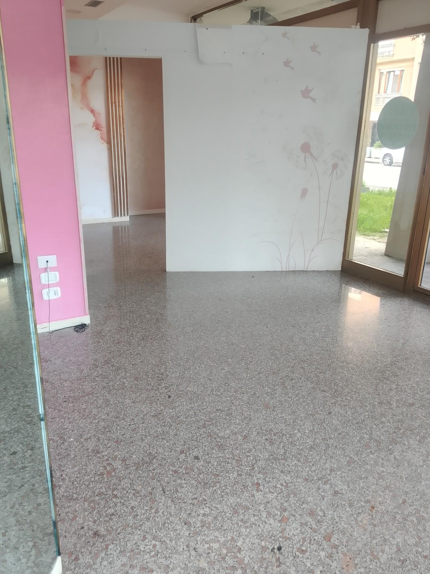 Locale commerciale in affitto a Empoli