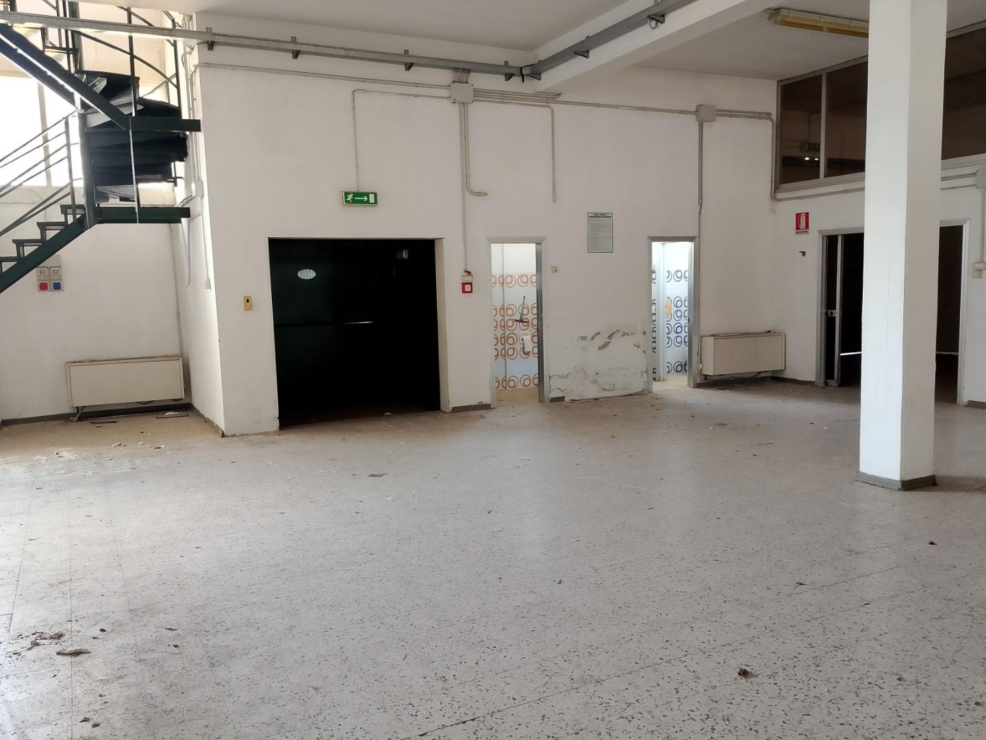 Capannone da ristrutturare, Empoli terrafino