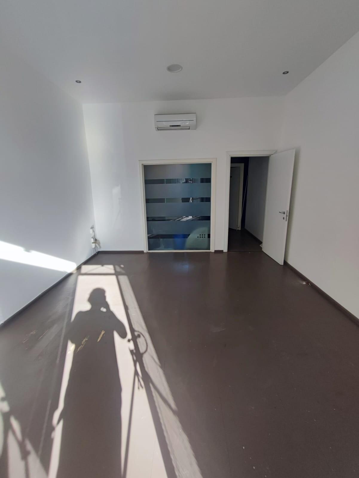 Locale commerciale ristrutturata, Palaia forcoli