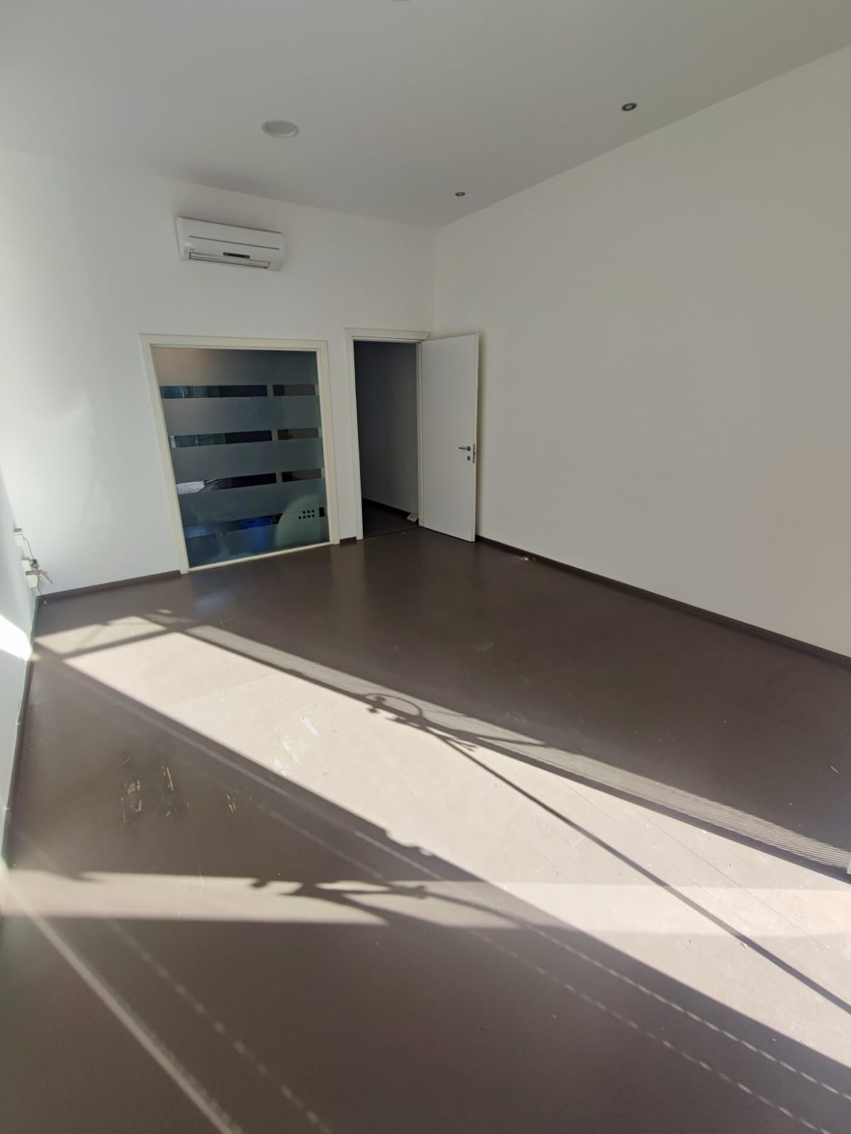 Locale commerciale ristrutturata, Palaia forcoli