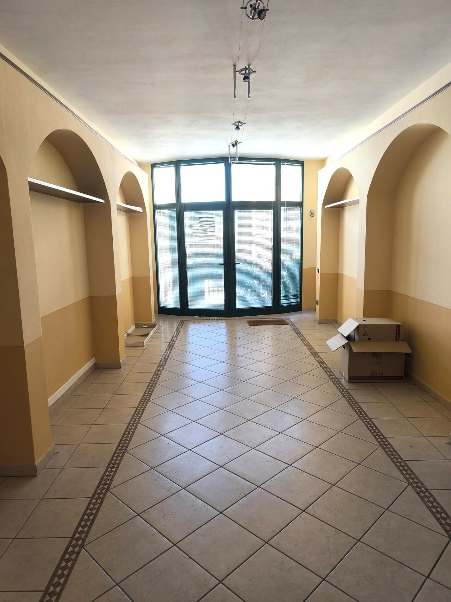 Locale commerciale in affitto, Capannoli san pietro in belvedere