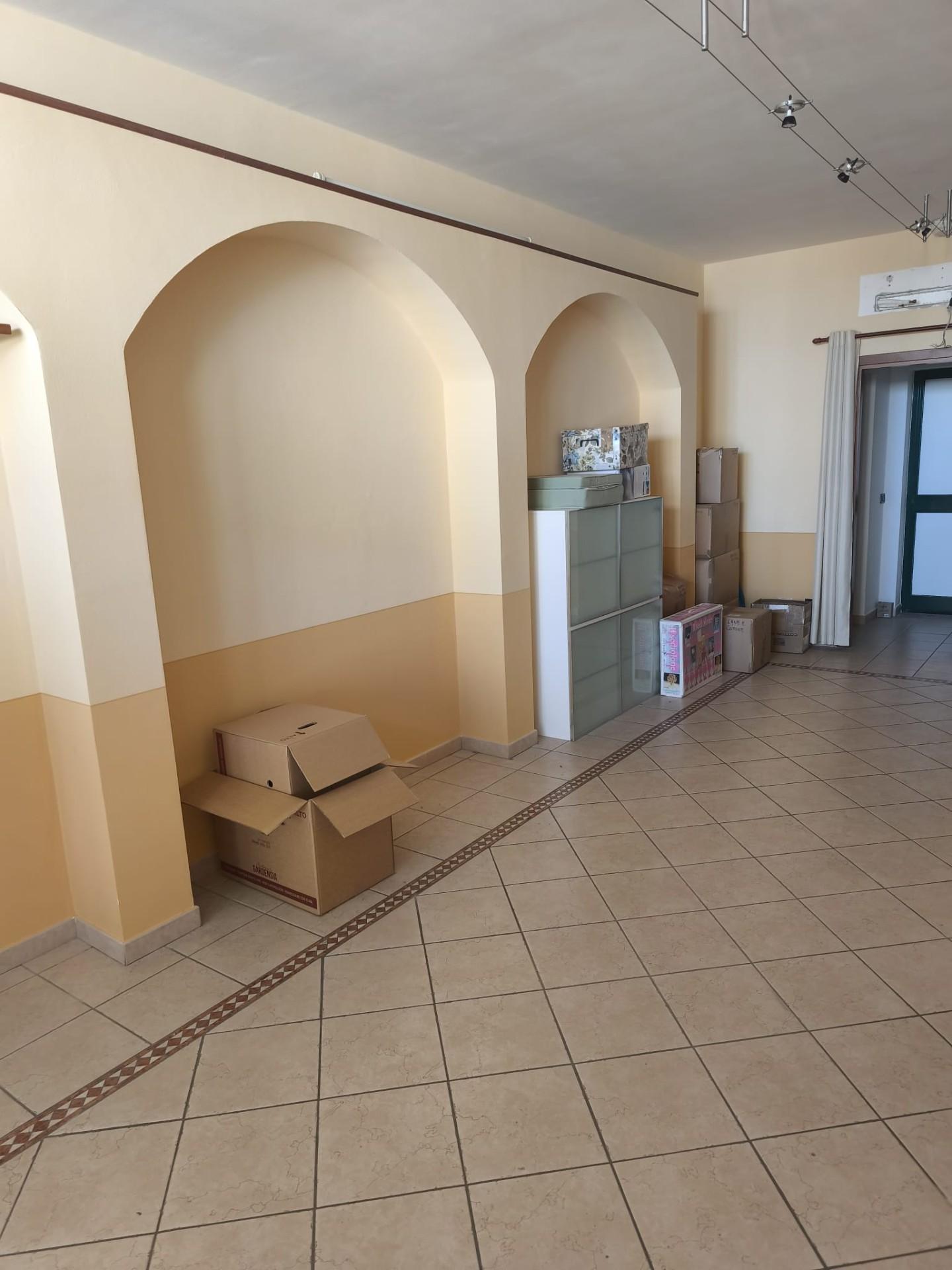 Locale commerciale in affitto, Capannoli san pietro in belvedere