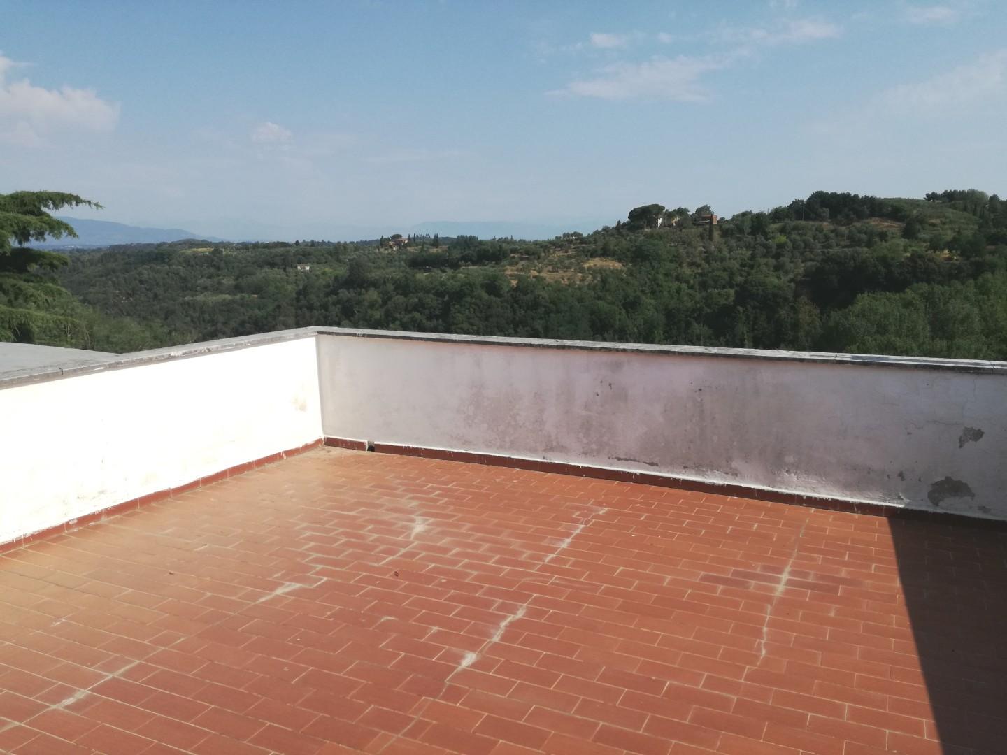 Trilocale con terrazzo a Palaia