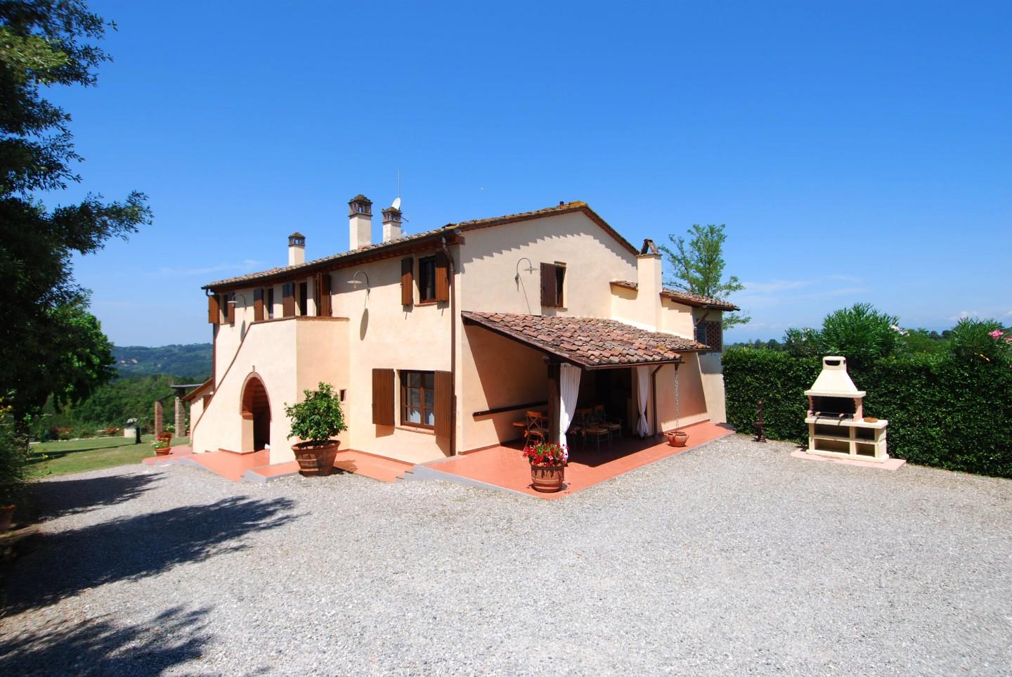 Rustico con giardino a Palaia