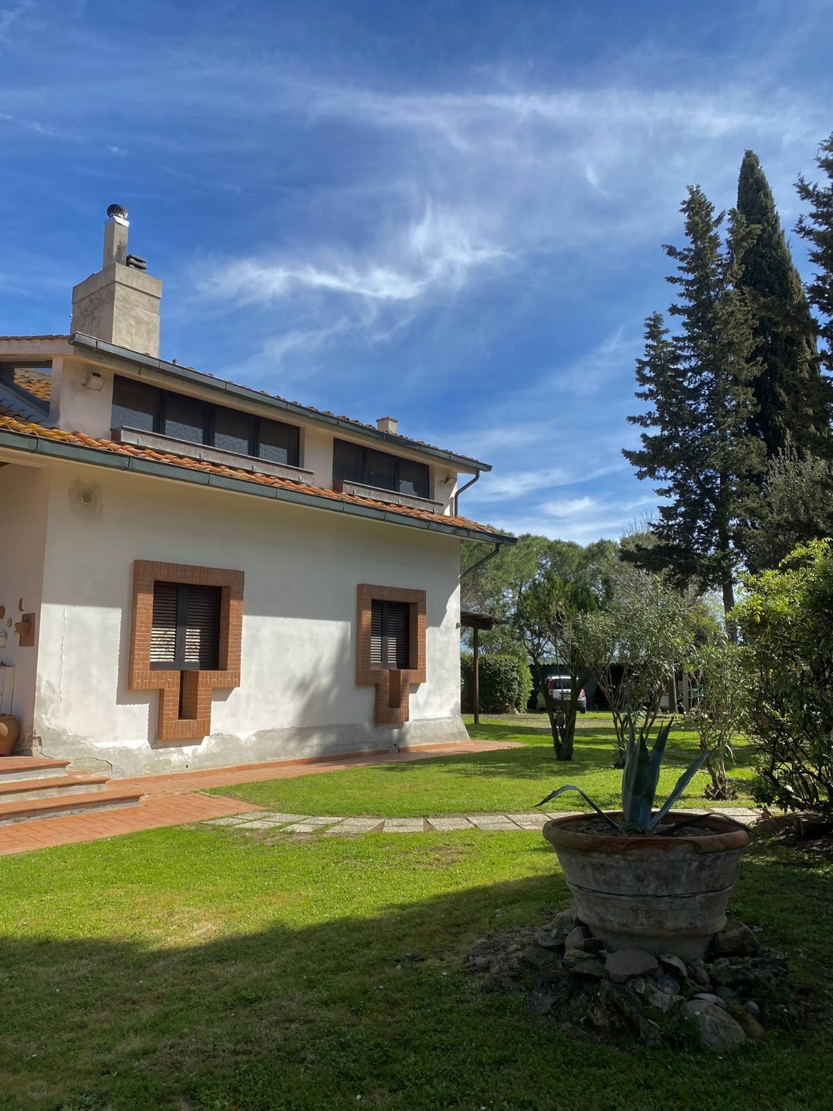 Casa indipendente con giardino a Peccioli