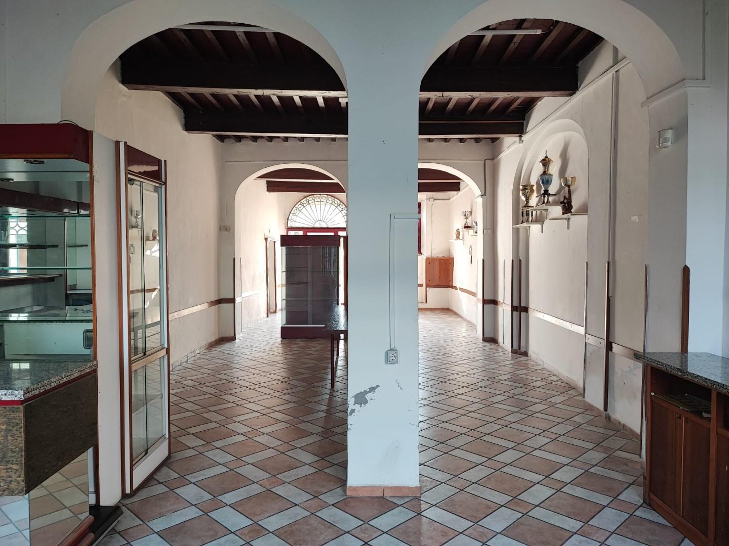 Locale commerciale in affitto, Capannoli san pietro in belvedere