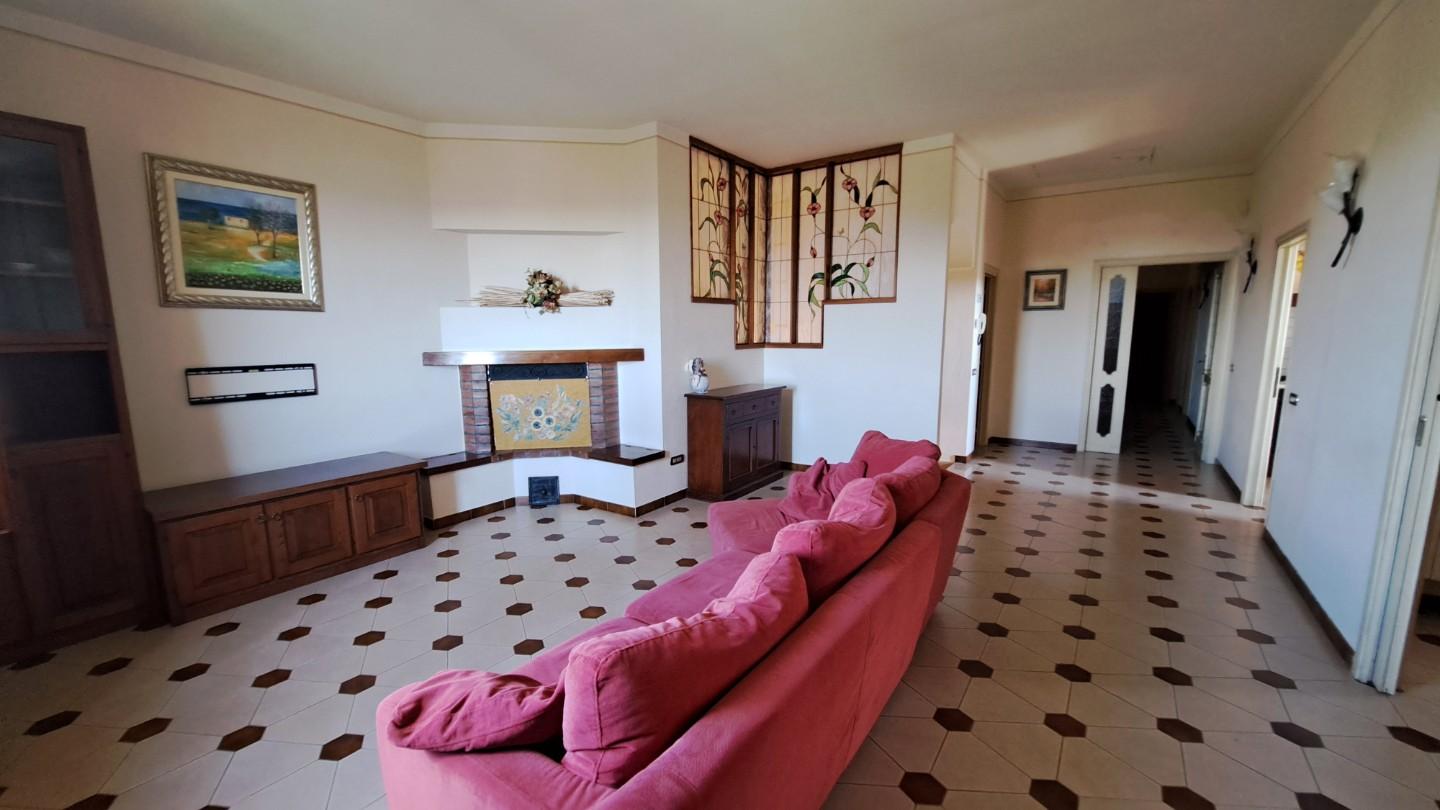 Appartamento con giardino, Peccioli fabbrica