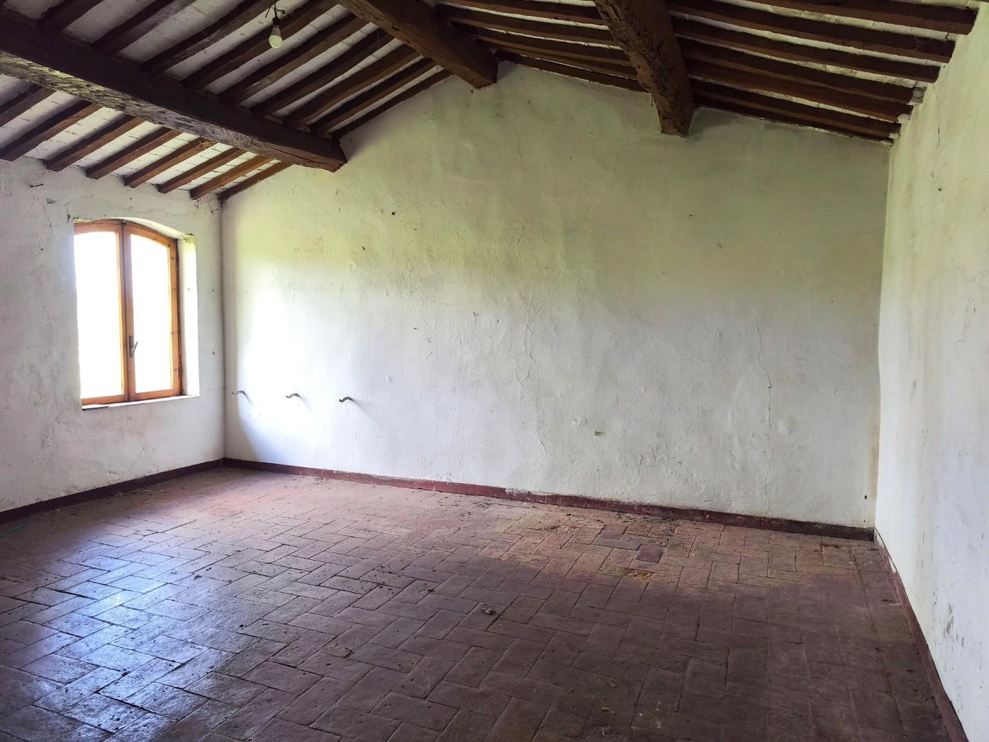 Rustico con giardino a Lajatico