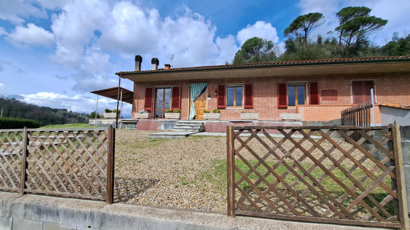 Villa Bifamiliare con giardino a Montopoli in Val d'Arno