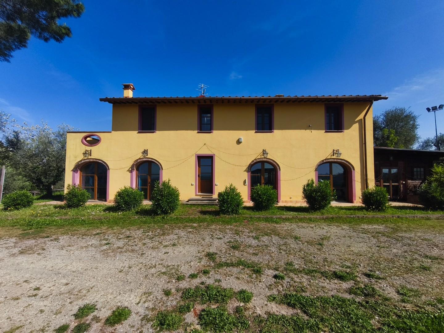 Rustico con giardino a Palaia