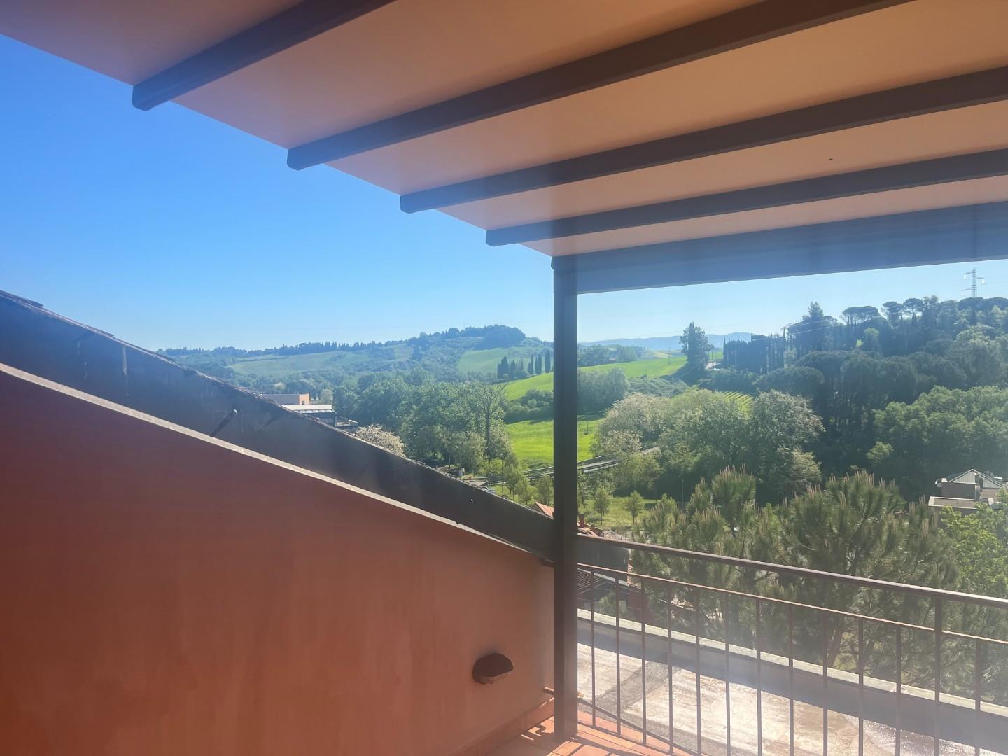 Appartamento con terrazzi a Lajatico